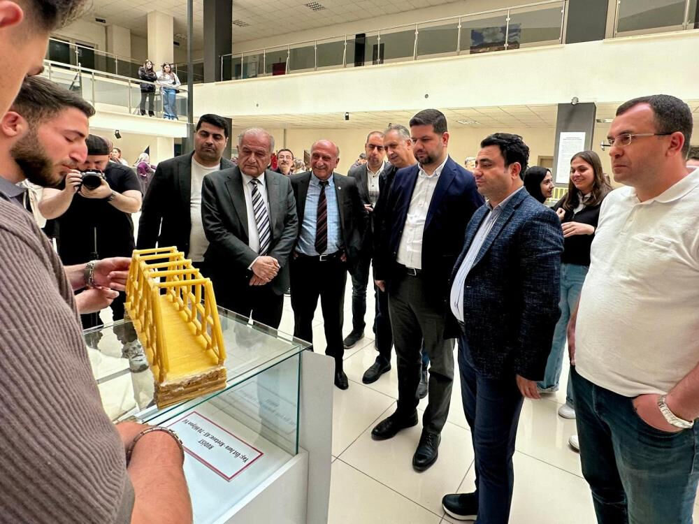 Depremin öğrencileri makarnayla yarıştı! İnşaat yarışmasından renkli görüntüler - 2. Resim