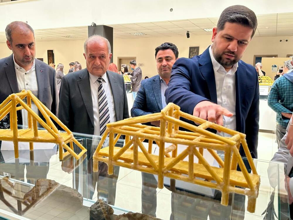 Depremin öğrencileri makarnayla yarıştı! İnşaat yarışmasından renkli görüntüler - 3. Resim