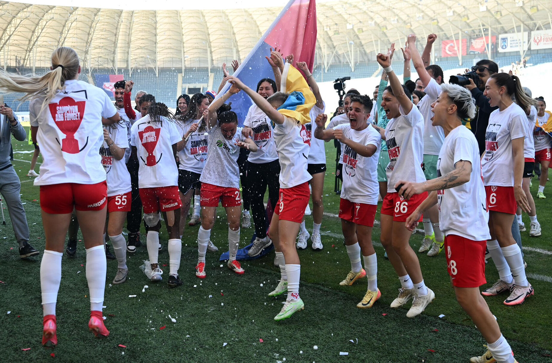 Fenerbahçe, itiraz etmişti! Kadınlar Futbol Süper Ligi Şampiyonu ABB FOMGET oldu oldu - 1. Resim