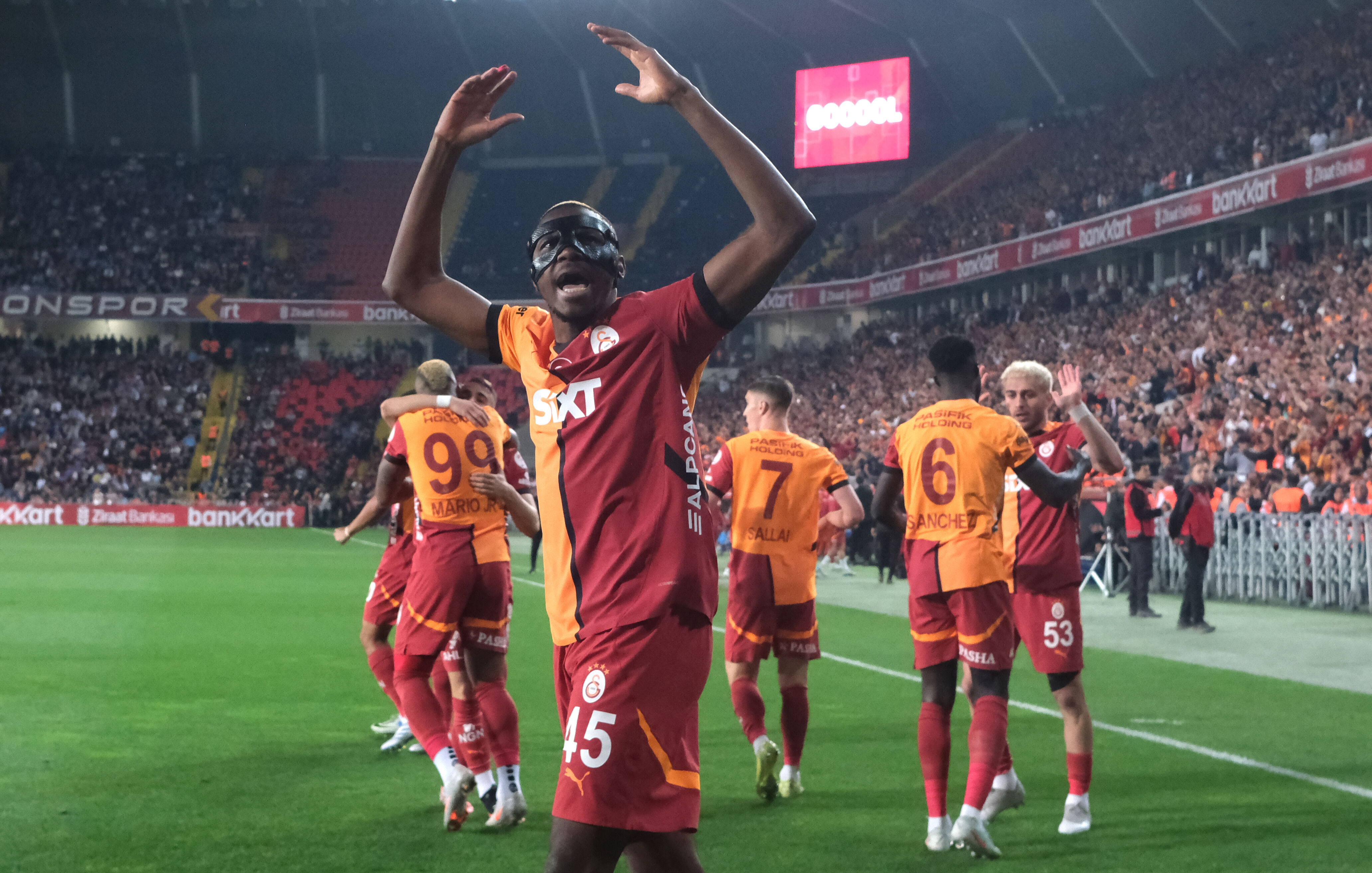 Galatasaray'da Osimhen harekatı! Taraftar istiyor, yönetim çalışıyor - 2. Resim