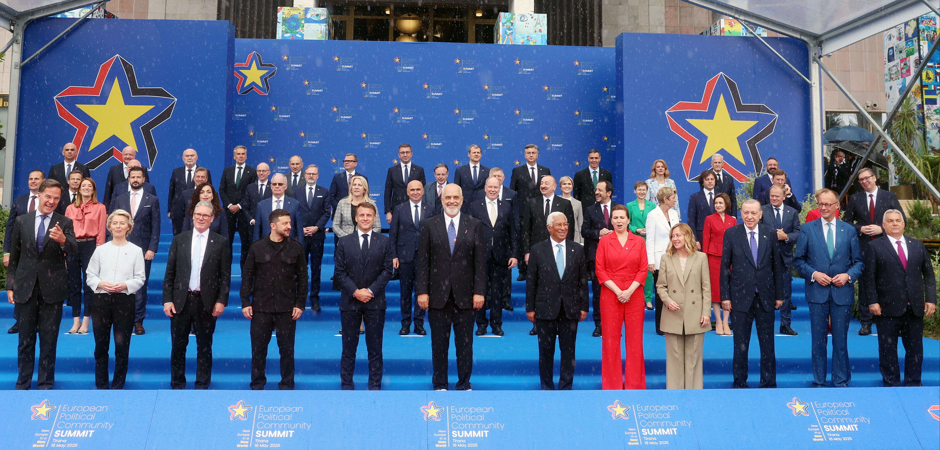 Günübirlik Arnavutluk çıkarmasında baş döndüren diplomasi trafiği! Bu kareler damga vurdu - 1. Resim