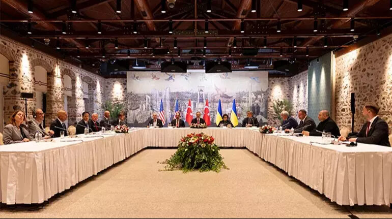 İstanbul'da kritik zirve! Rusya ve Ukrayna'dan peş peşe açıklamalar