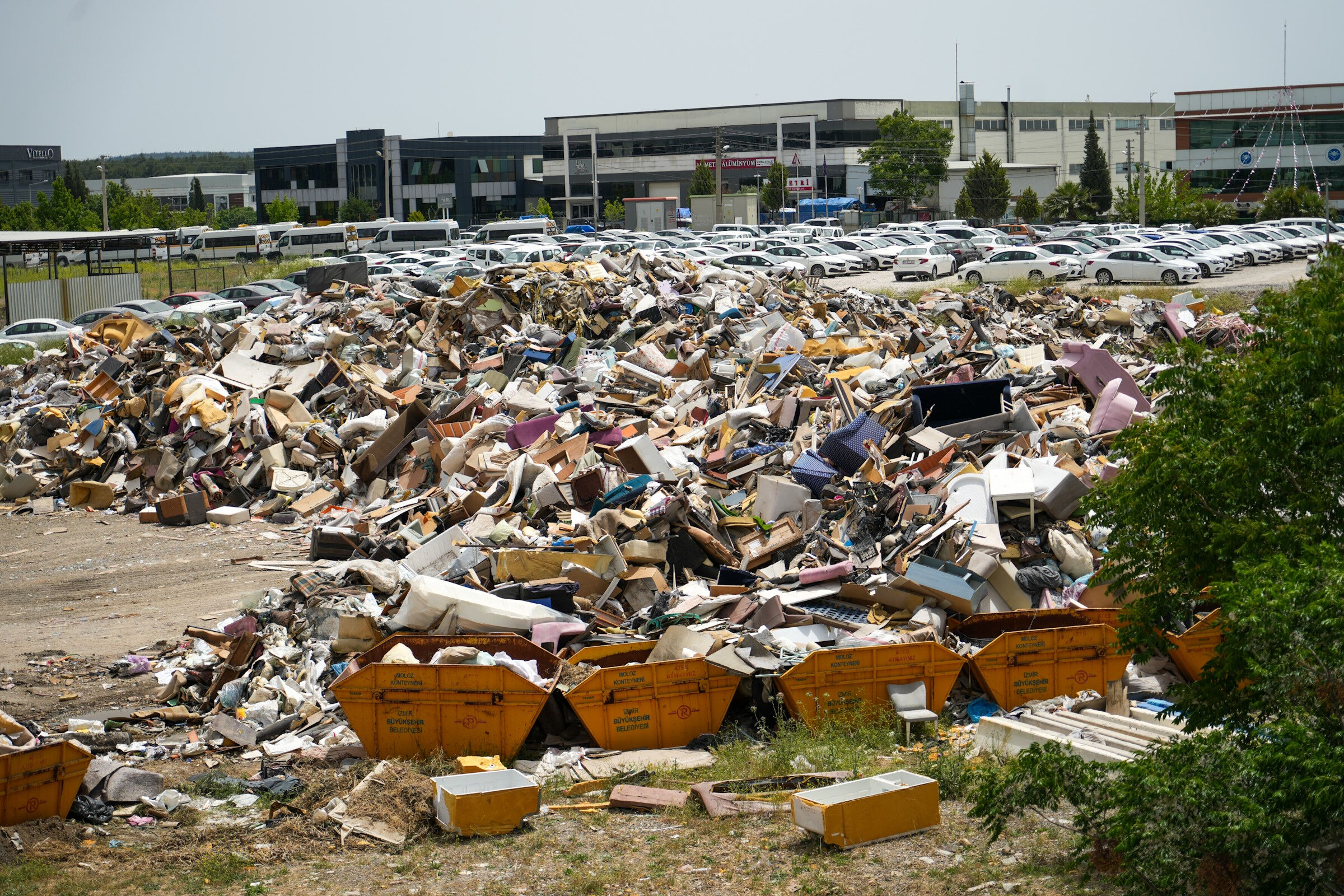 İzmir'de çöpler dağ oldu, meclis üyesi CHP'li belediyeyi istifaya çağırdı - 4. Resim