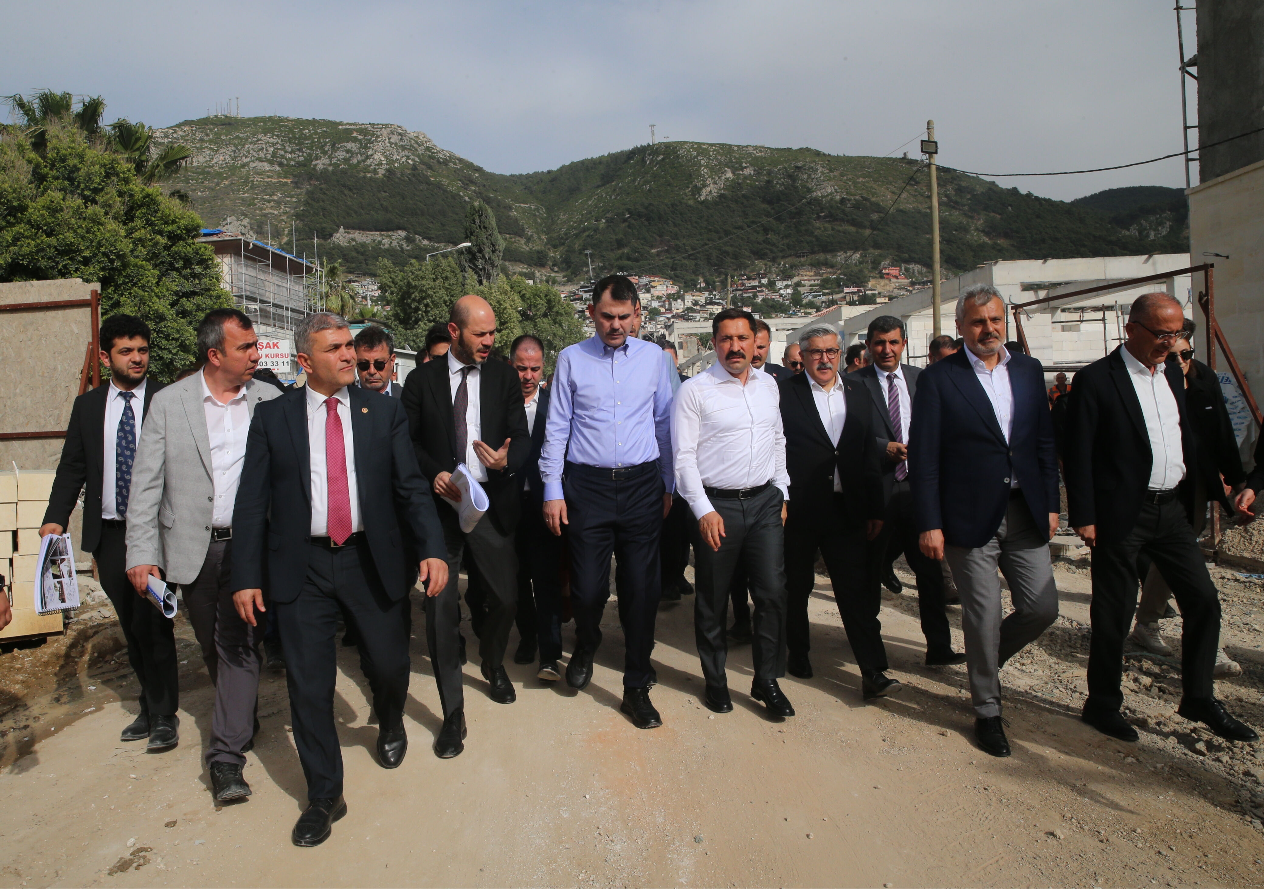 2025'in sonuna kadar 453 bin konut ve iş yeri teslim edilecek! Bakan Kurum deprem bölgesinde açıkladı - 3. Resim