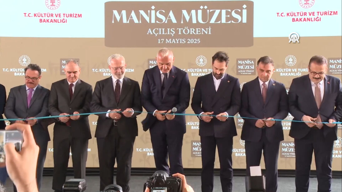 Bakan Ersoy Türkiye Kültür Yolu'nu Manisa'da başlattı: 45 bin sanatçı halkımızla buluşuyor! - 1. Resim
