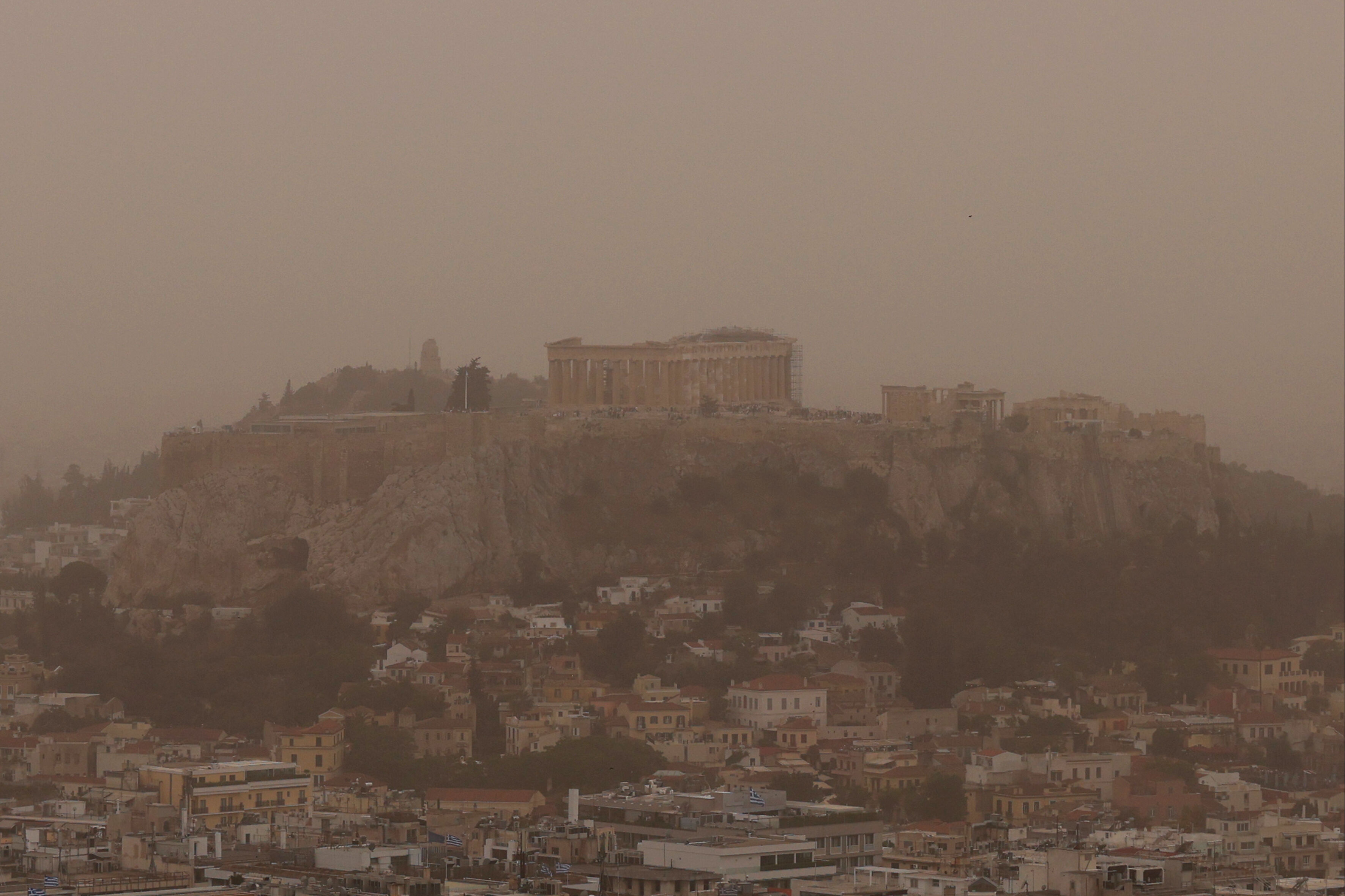 Bir anda gökyüzünü kapladı, kimse inanamadı! Komşuda şaşırtan an - 1. Resim