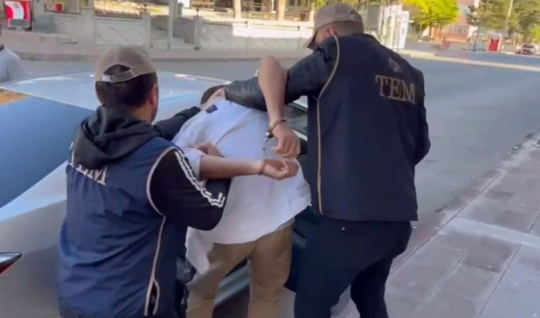 DEAŞ üyesi saklandığı delikte kıskıvrak yakalandı - 2. Resim