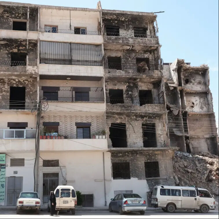 Halep'te DEAŞ operasyonu: Suriye güvenlik güçleri hücre evini bastı! - 1. Resim