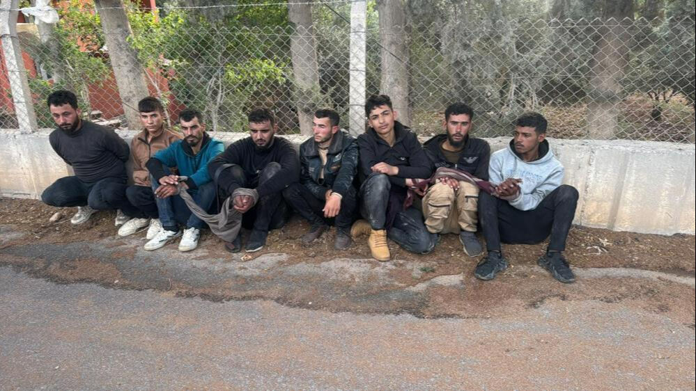 Hatay'da bagajlardan kaçak göçmen çıktı! Araçlara el konuldu - 2. Resim