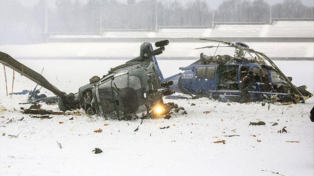 İki helikopter havada çarpıştı! Çok sayıda ölü var İki helikopter havada çarpıştı! Çok sayıda ölü var