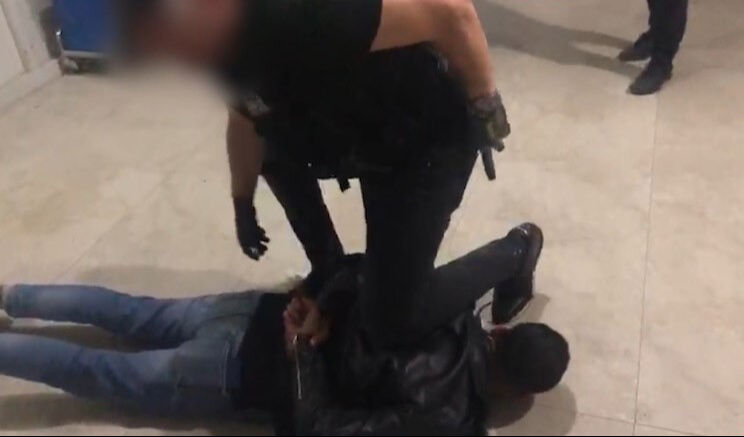 Kıyafete emdirilmiş! 1 kilo 400 gram uyuşturucu ele geçirildi - 1. Resim