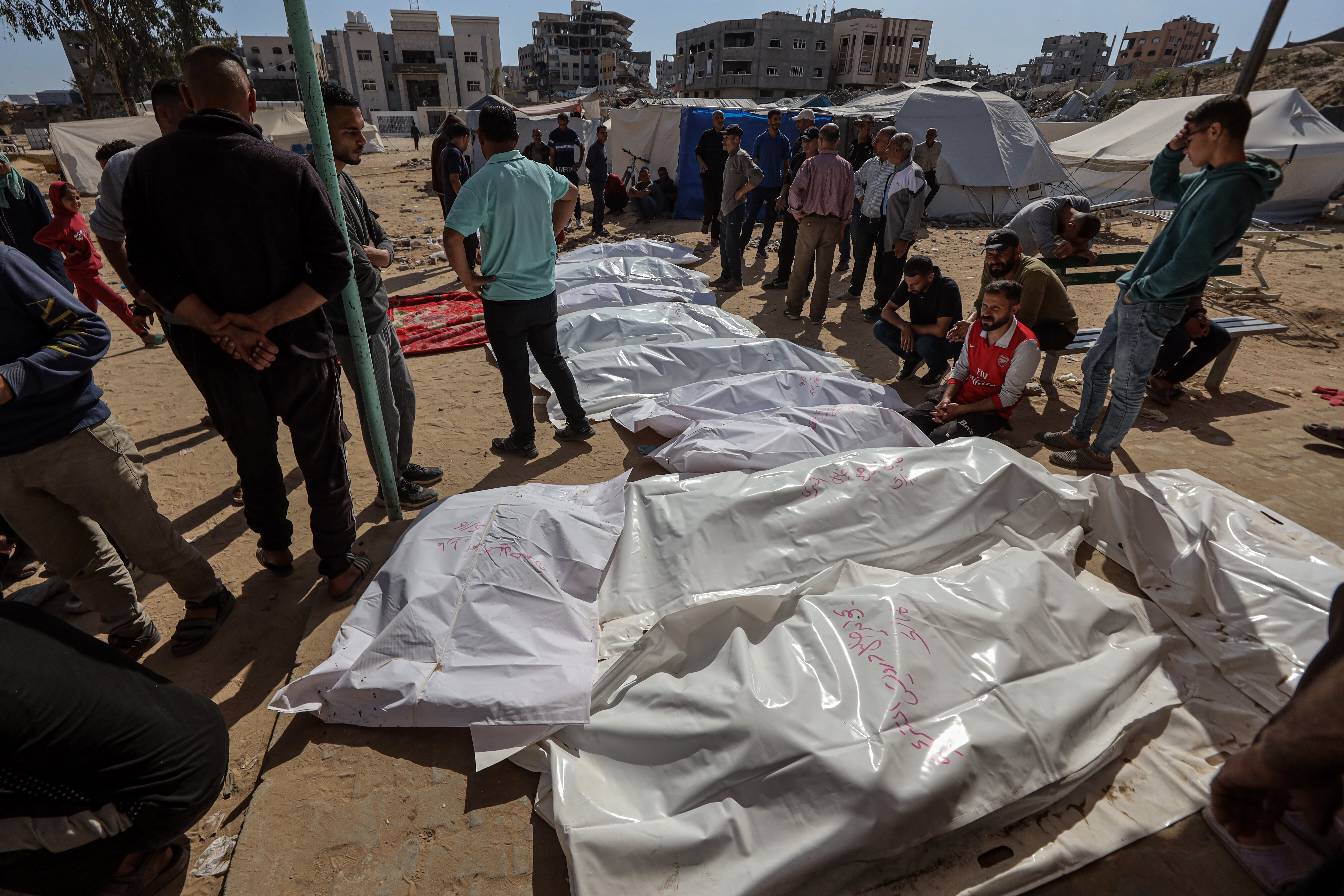 Köşeye sıkıştıkça saldırıları artırdı! Sokaklar ceset tarlası - 2. Resim