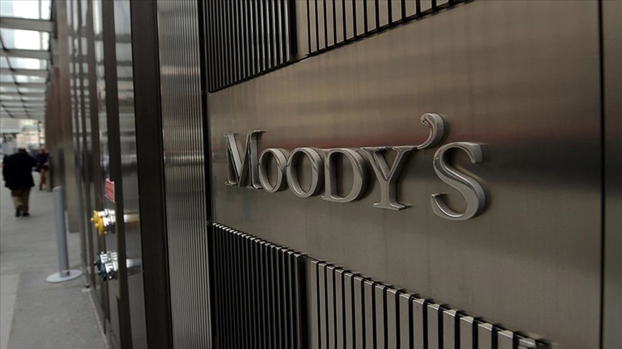Moody's ABD'nin kredi notunu düşürdü Moody's ABD'nin kredi notunu düşürdü