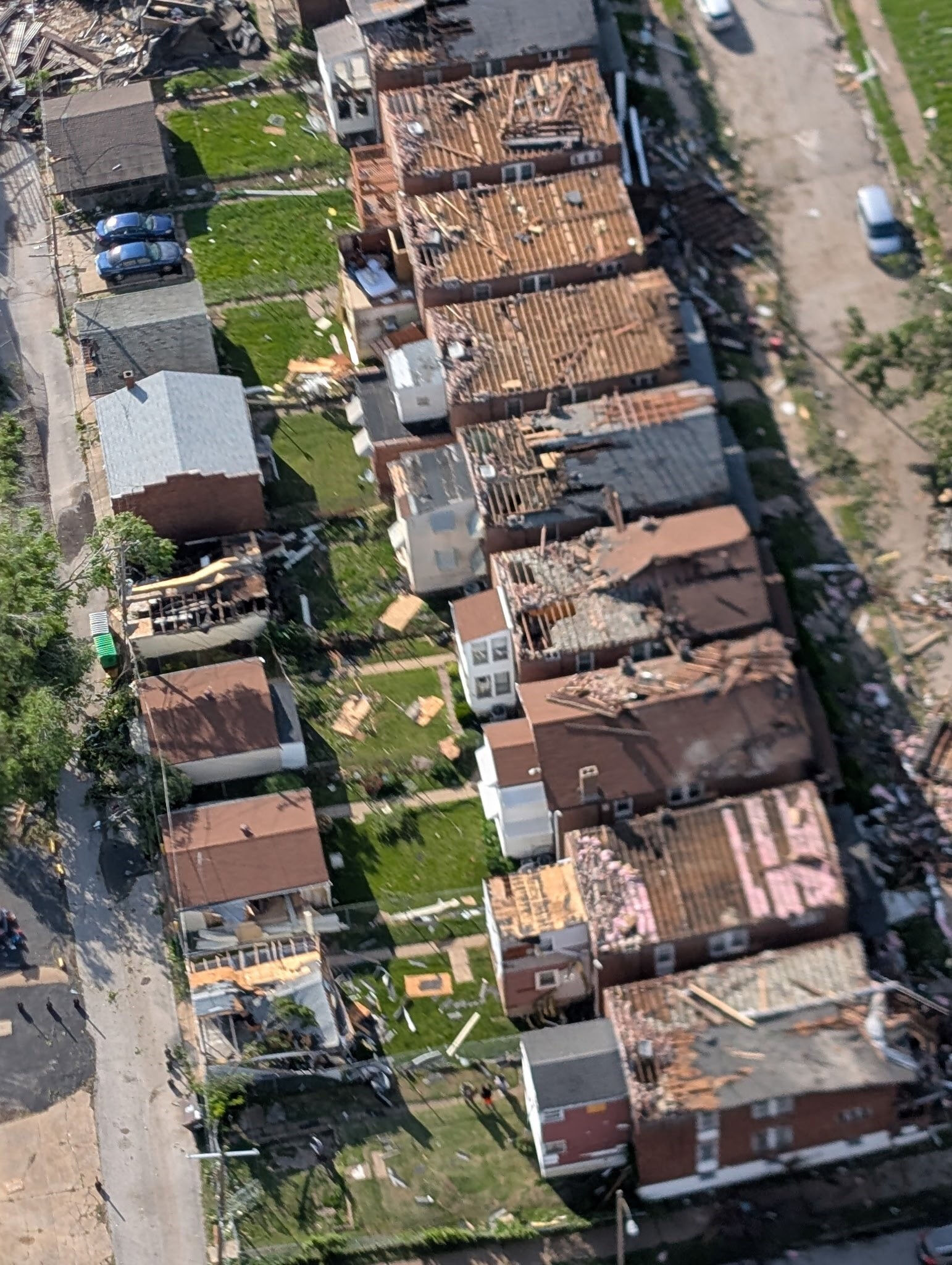 Şiddetli fırtına ve hortum felaketinde can pazarı: 23 kişi öldü - 2. Resim