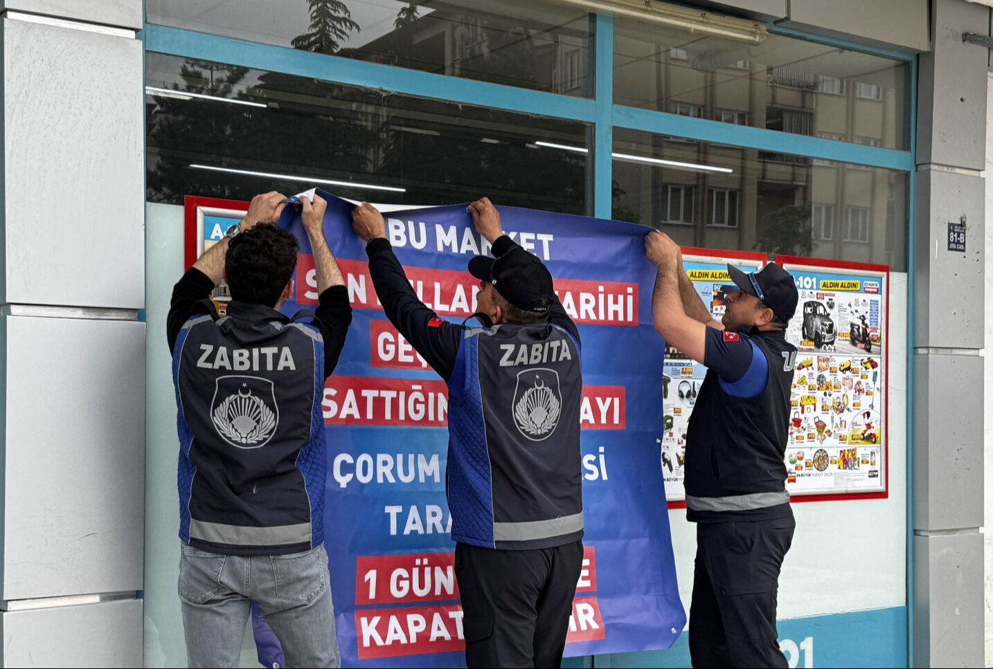 Tarihi geçmiş ürün satıyorlardı! 3 zincir markete kapatma cezası - 2. Resim