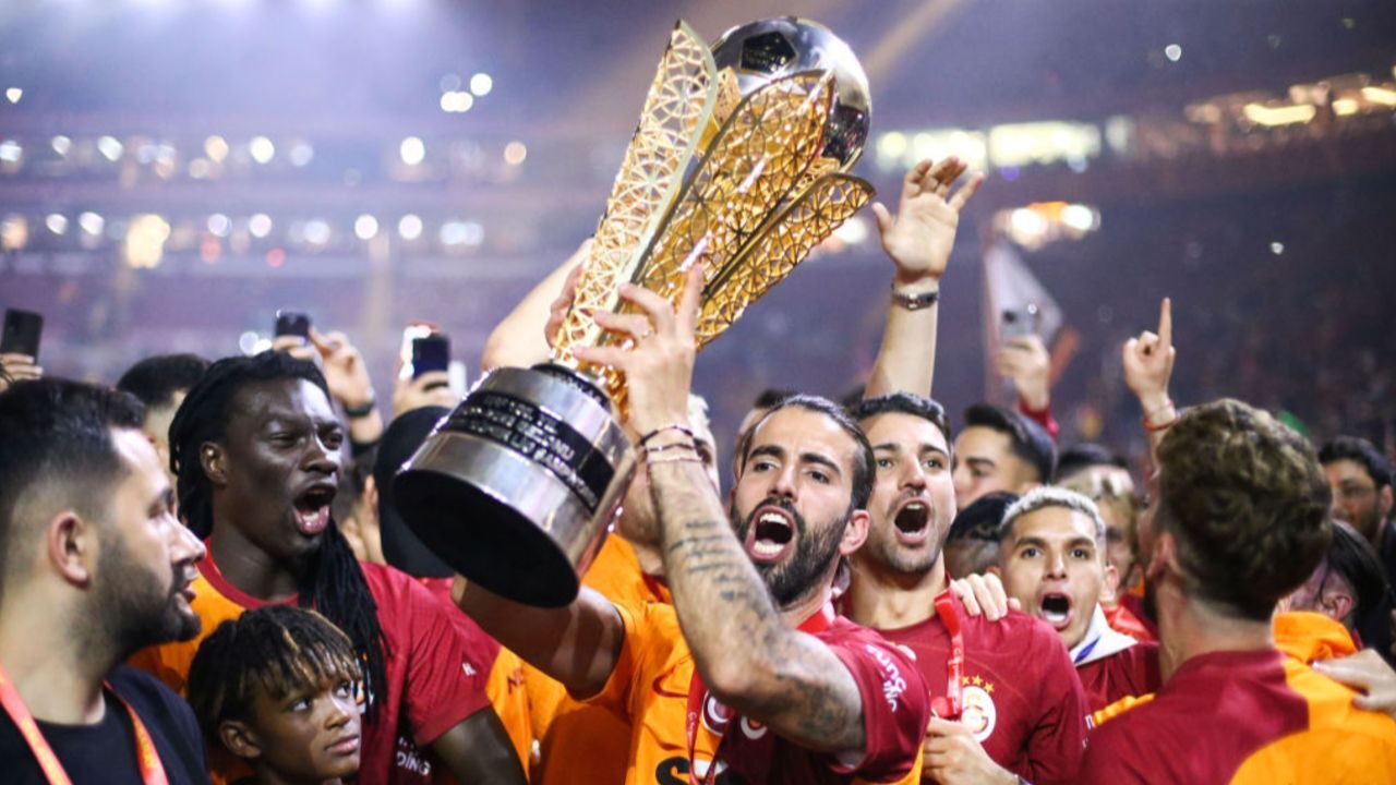 Galatasaray nasıl şampiyon olur, Galatasaray'ın şampiyon olmasına kaç puan kaldı? Süper Lig puan durumu Galatasaray nasıl şampiyon olur, Galatasaray'ın şampiyon olmasına kaç puan kaldı? Süper Lig puan durumu