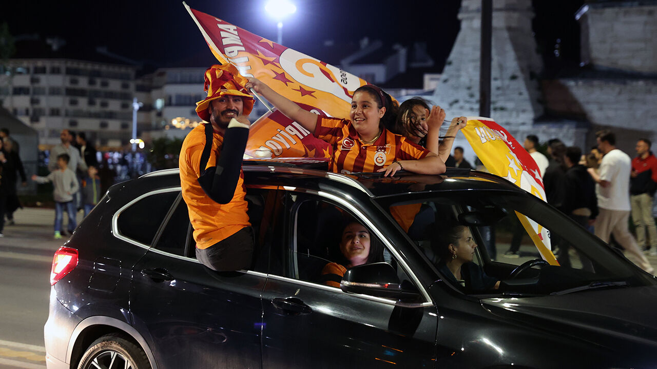 Galatasaray şampiyon! Türkiye'nin dört bir yanında büyük coşku - 6. Resim