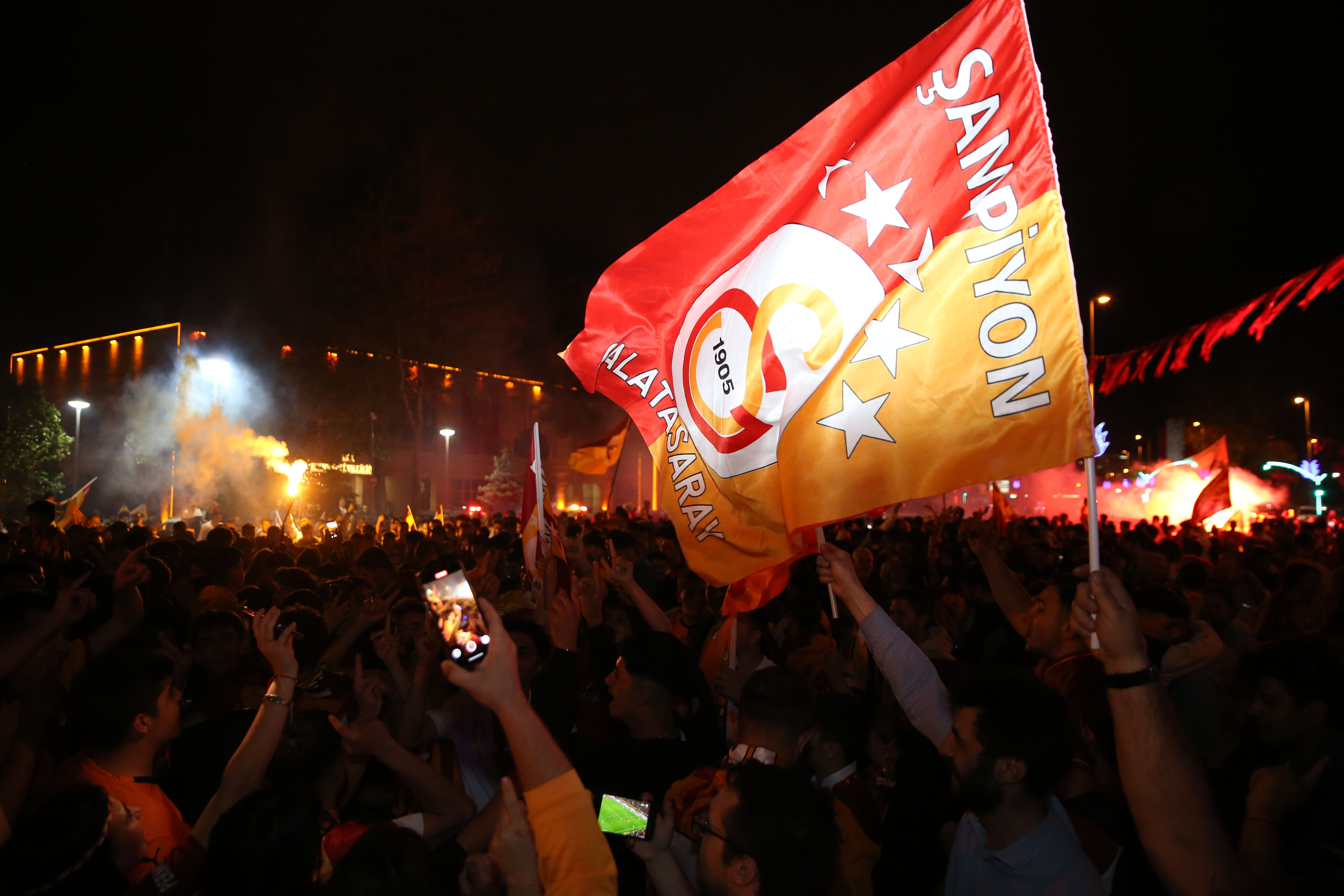 Galatasaray şampiyon! Türkiye'nin dört bir yanında büyük coşku - 4. Resim