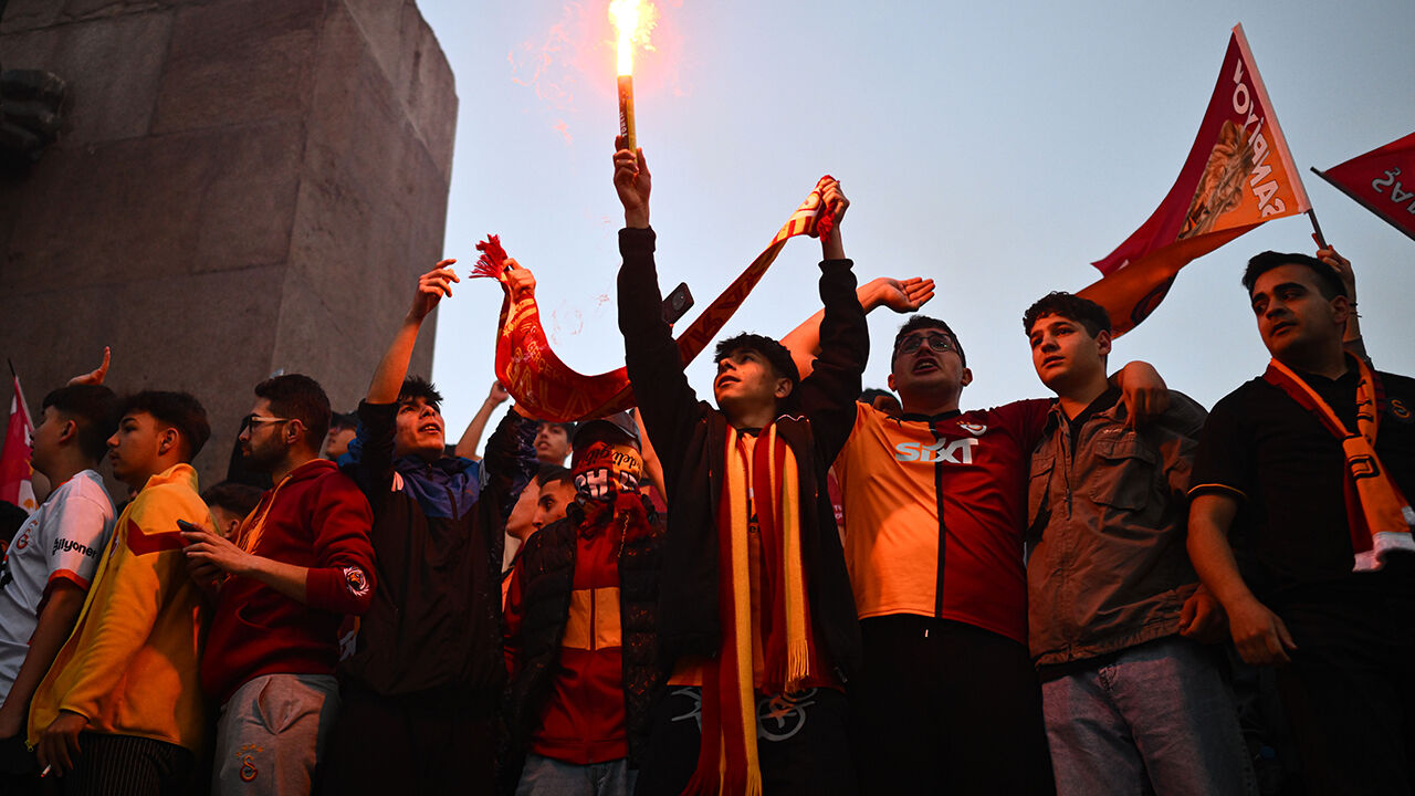 Galatasaray şampiyon! Türkiye'nin dört bir yanında büyük coşku - 1. Resim