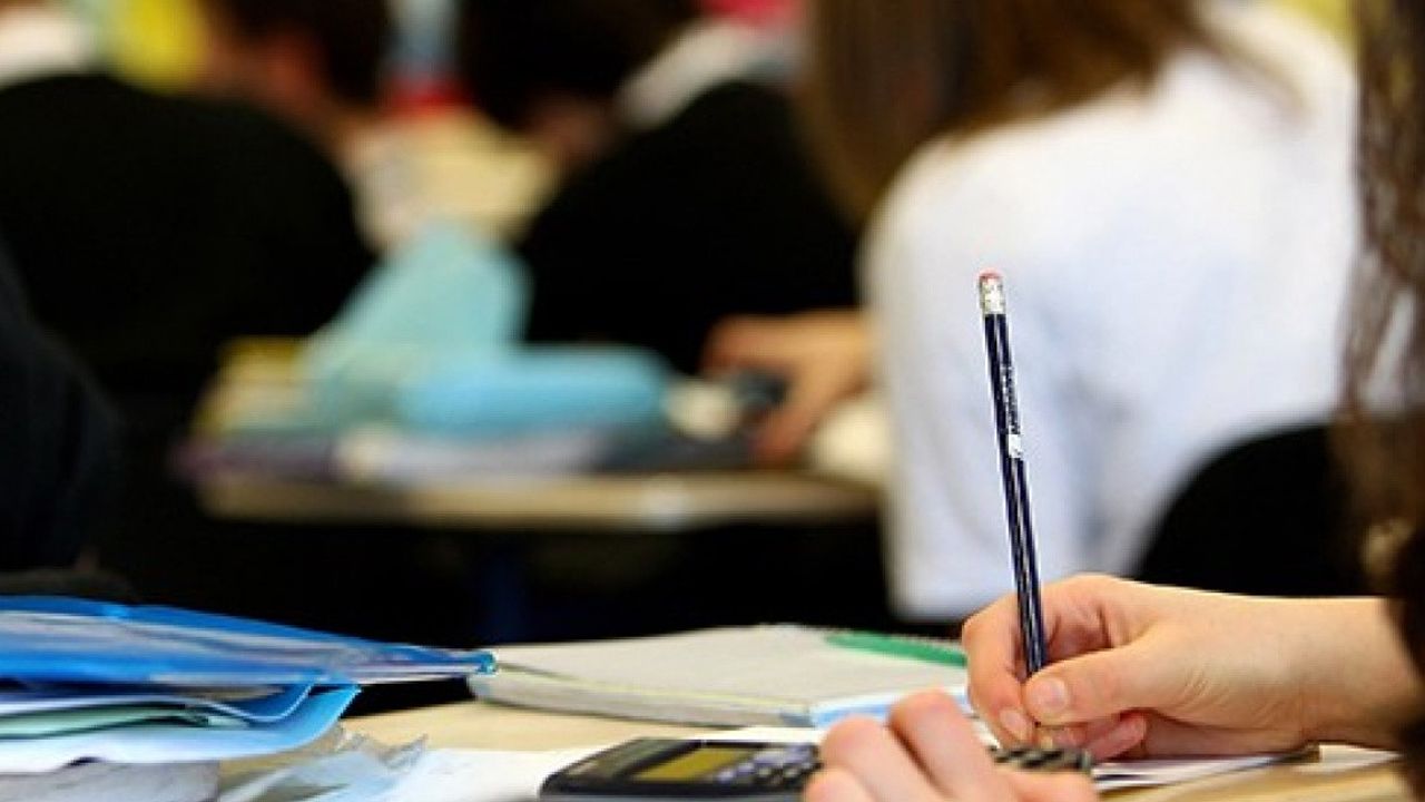 MEB, yüzlerce diplomanın peşine düştü! Özel okullara 'iptal' yağdı: Belge var, eğitim yok MEB, yüzlerce diplomanın peşine düştü! Özel okullara 'iptal' yağdı: Belge var, eğitim yok