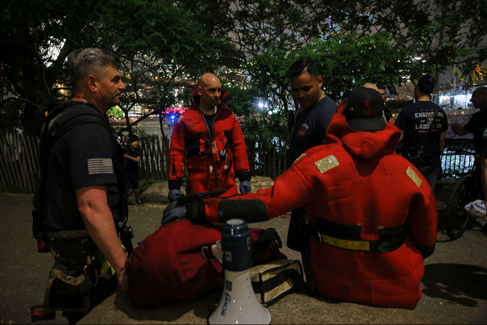 Meksika donanması Brooklyn K&ouml;pr&uuml;s&uuml;'ne &ccedil;arptı! &Ccedil;ok sayıda yaralı var - 6. Resim