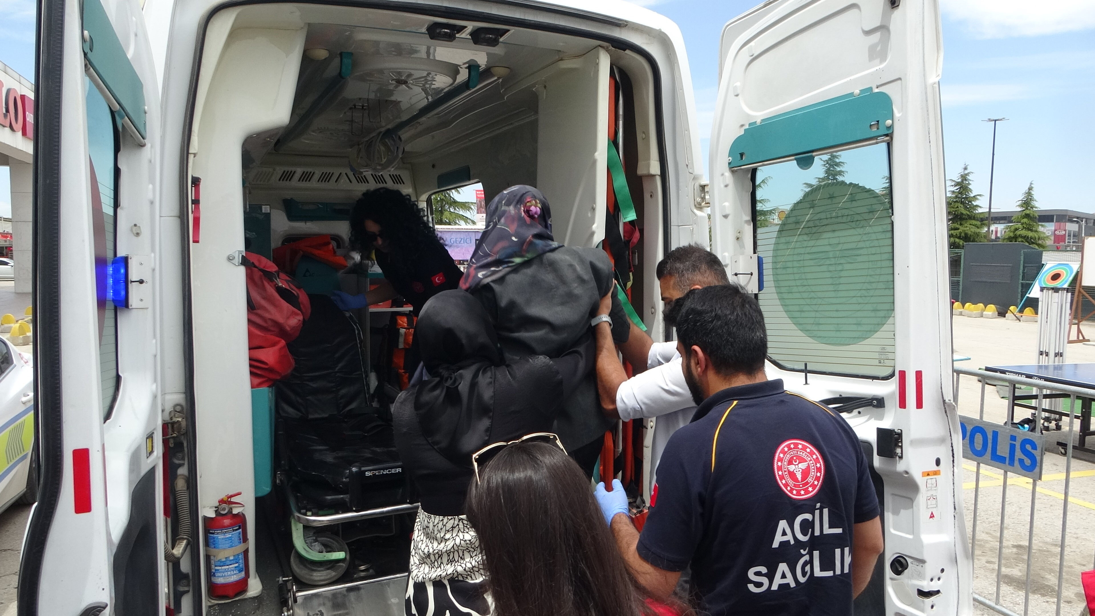 Pitbull etkinliği kana buladı! Bir kişi yaralandı, köpeği 4 kişi kontrol edemedi... - 1. Resim