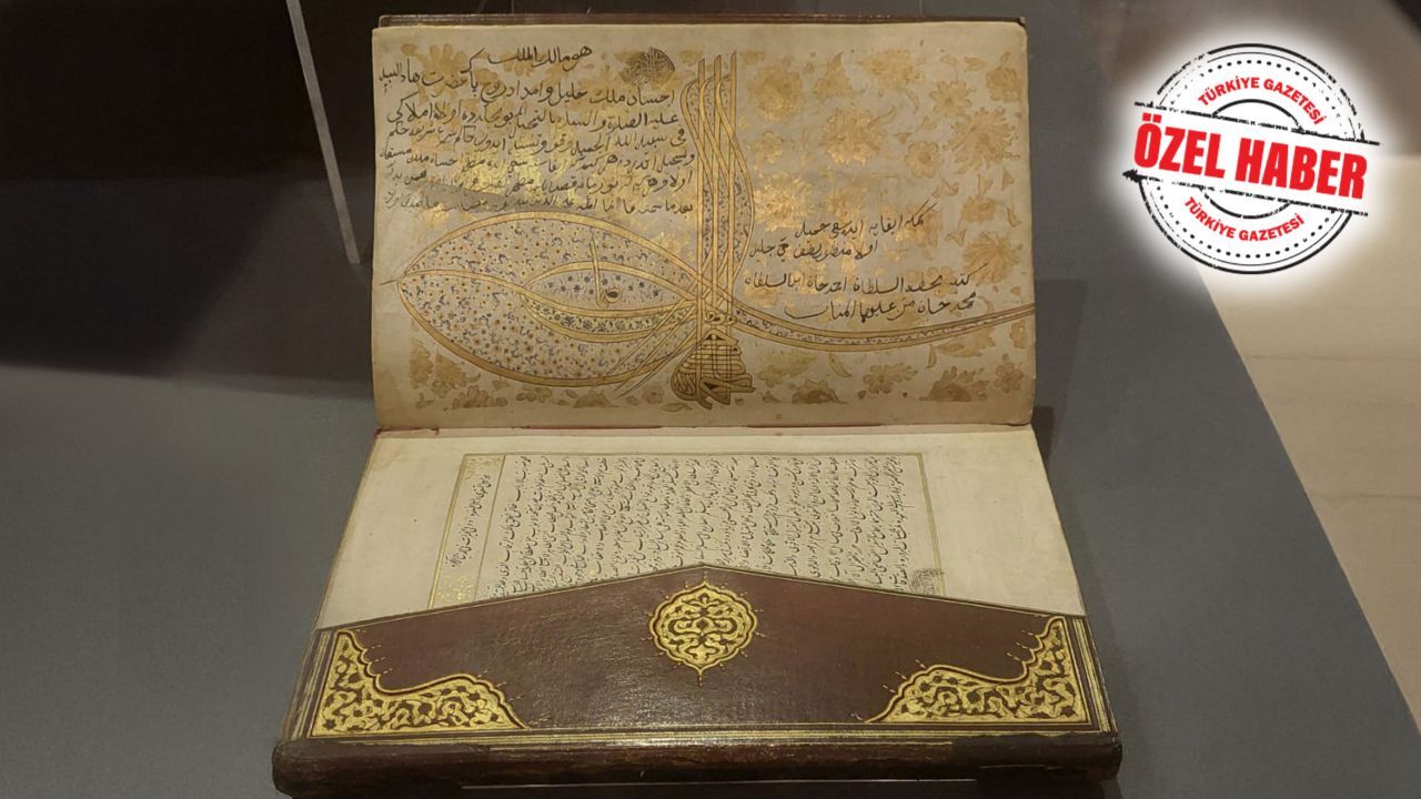 Sultanahmed’in vakfiyesi de sanatlarla bezeli! Eşsiz eser yıllardır müzede korunuyor Sultanahmed’in vakfiyesi de sanatlarla bezeli! Eşsiz eser yıllardır müzede korunuyor