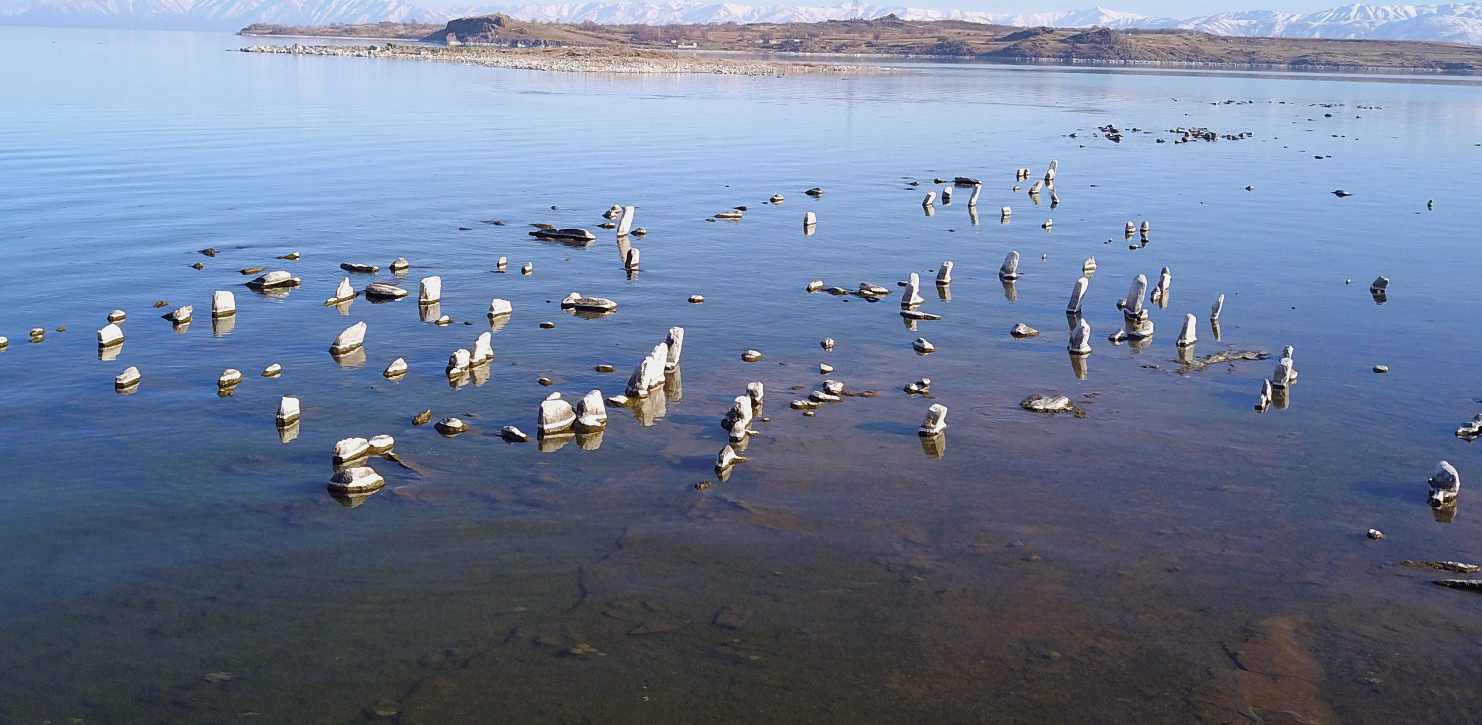 Bölgedeki tüm göller kuruyor! Su kaynakları tükeniyor, altından çıkanlar ise şaşırtıcı - 1. Resim