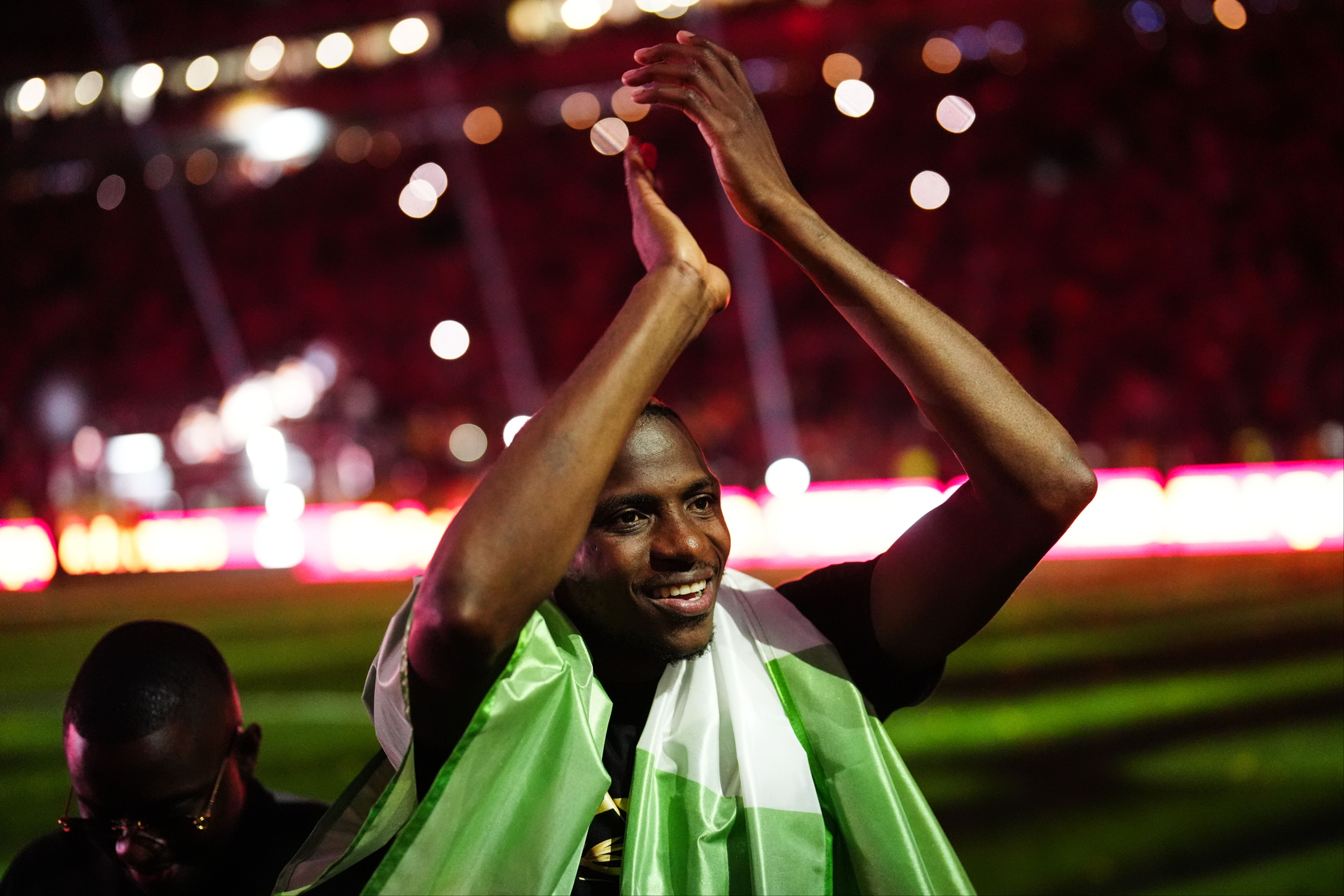 Galatasaray, 5. yıldızı taktı! Victor Osimhen'den dikkat çeken paylaşım... O ismi unutmadı - 1. Resim