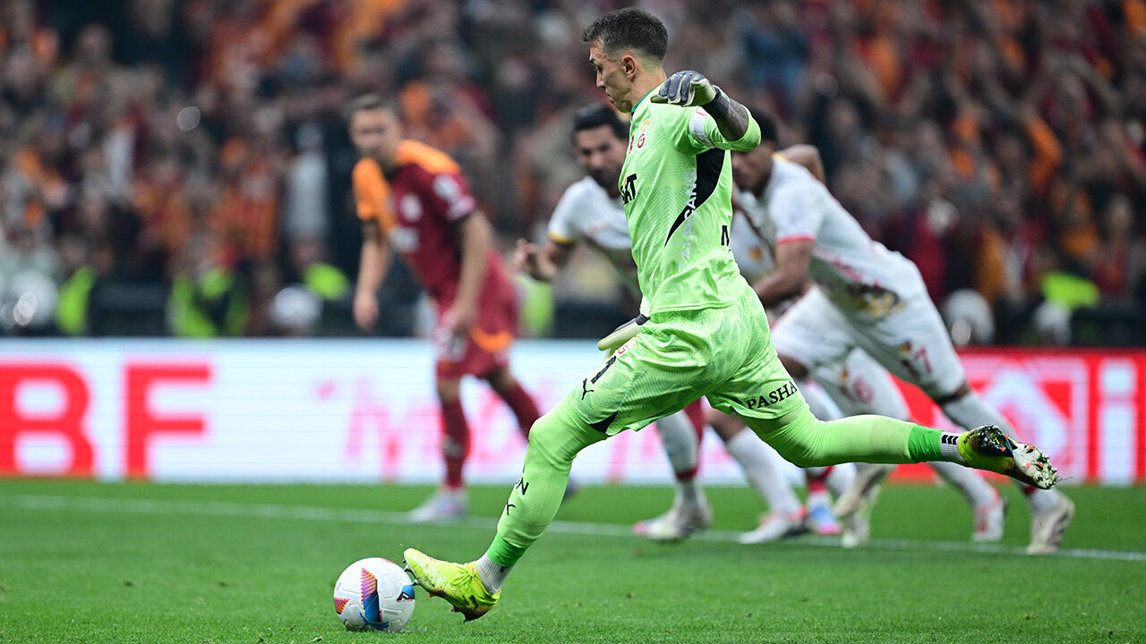 İşte o anlarda yaşananlar! Kayserispor kalecisinden Muslera'ya: