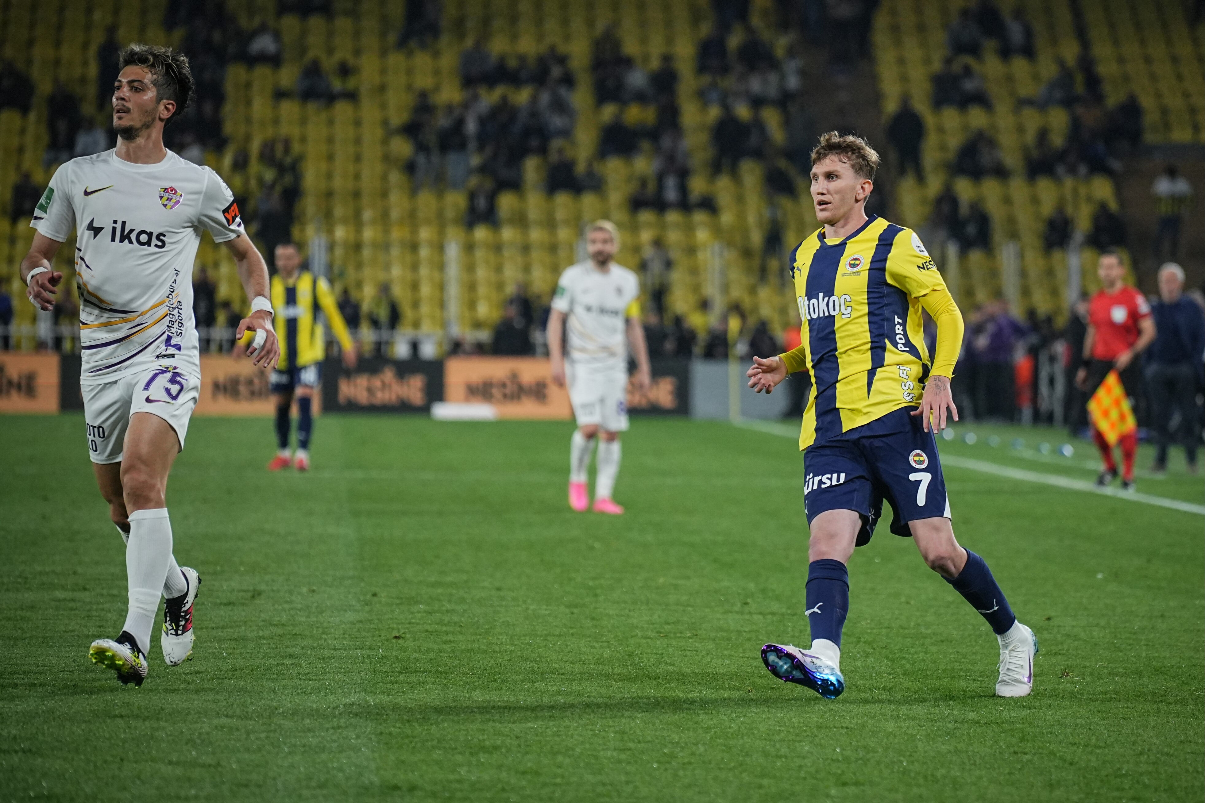 Mourinho şans verdi! Fenerbahçeli futbolcu bu sezon ilk kez sahaya çıktı - 1. Resim