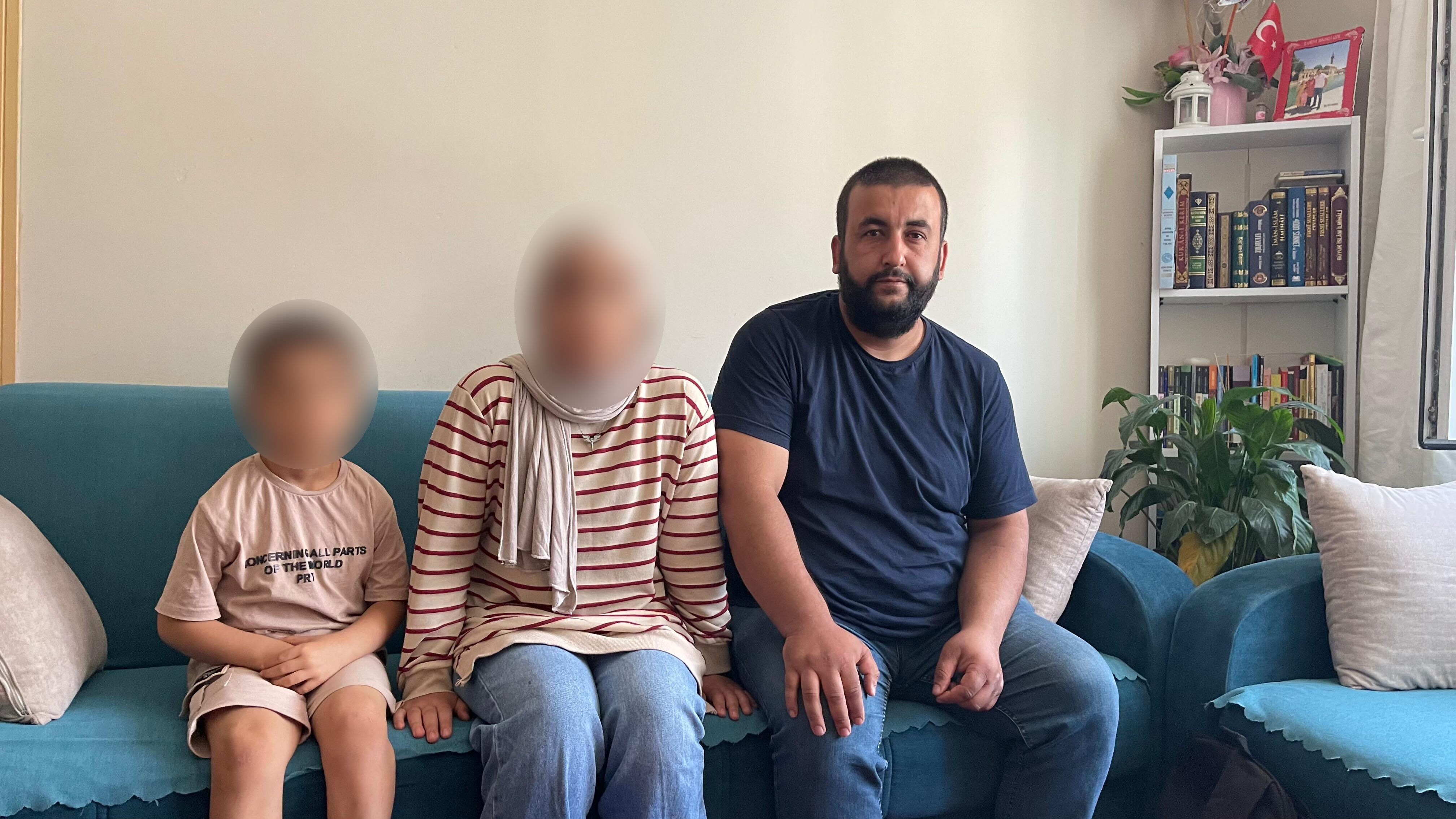 Öğretmenden tesettürlü öğrenciye skandal sözler! Küçük kız ağlayarak anlattı: Önüne dön karabaş - 1. Resim