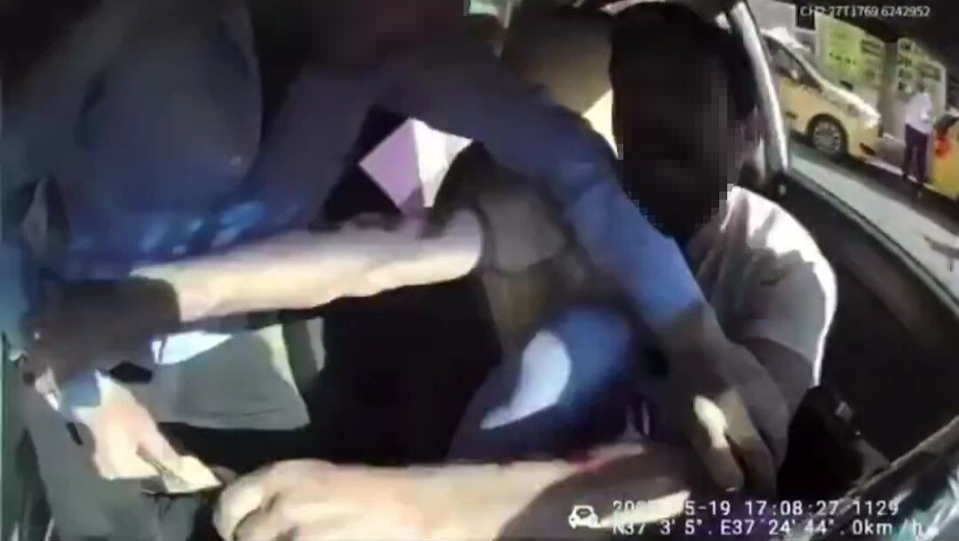 Taksici dehşeti yaşadı! Yüzünden ve boynundan bıçakla yaralandı - 3. Resim