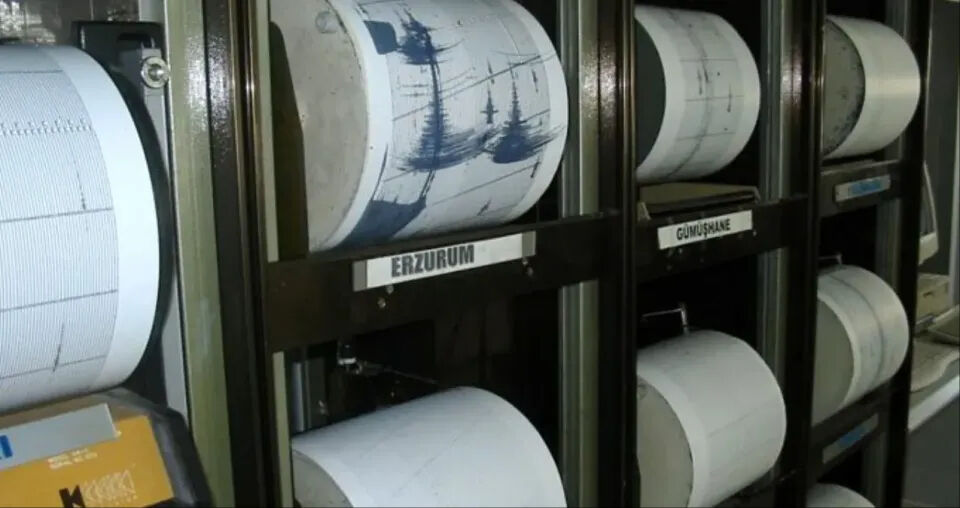 Türkiye kıyılarında deprem fırtınası! Bir günde onlarca sarsıntı meydana geldi - 1. Resim