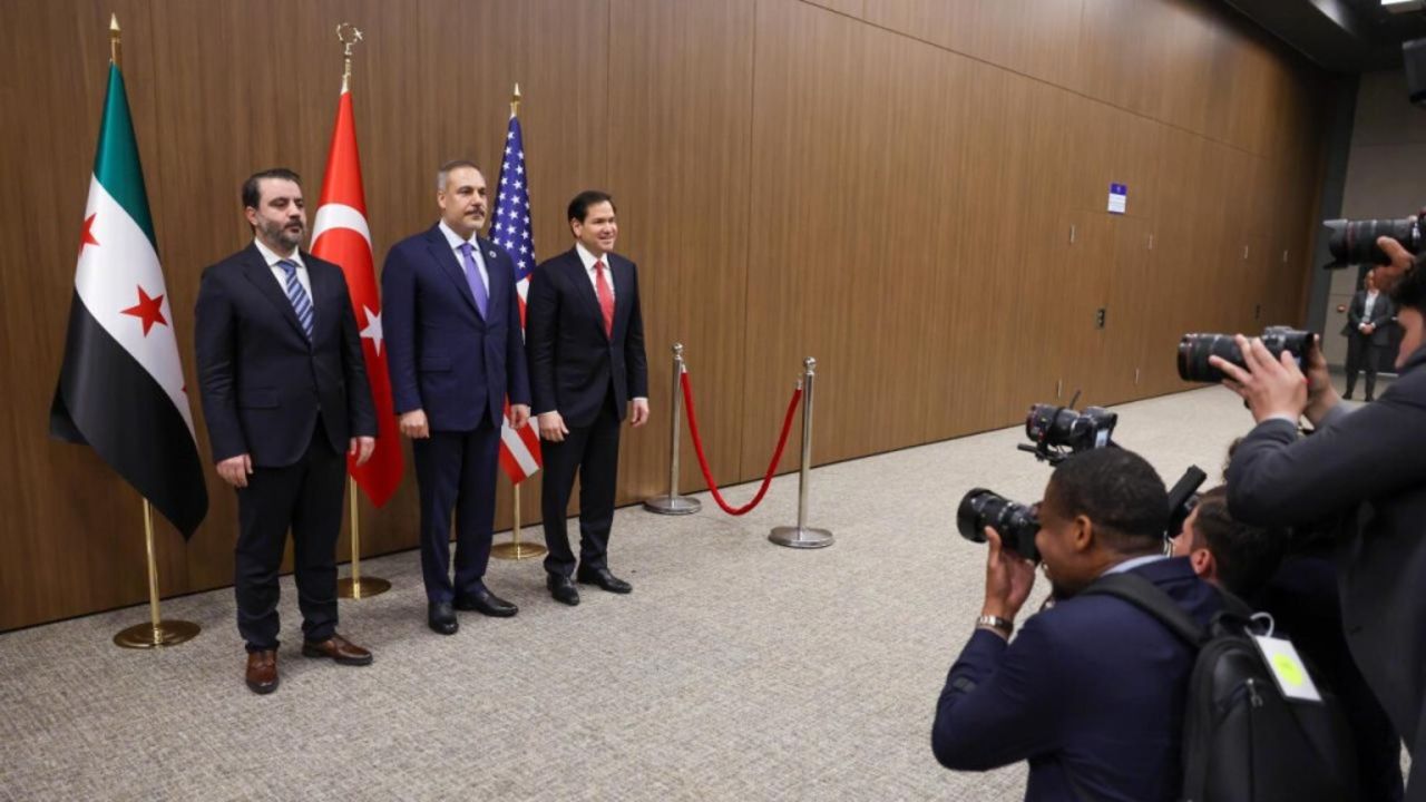 ABD’den ilk açıklama: Türkiye ile Suriye masası kuruluyor! ABD’den ilk açıklama: Türkiye ile Suriye masası kuruluyor!
