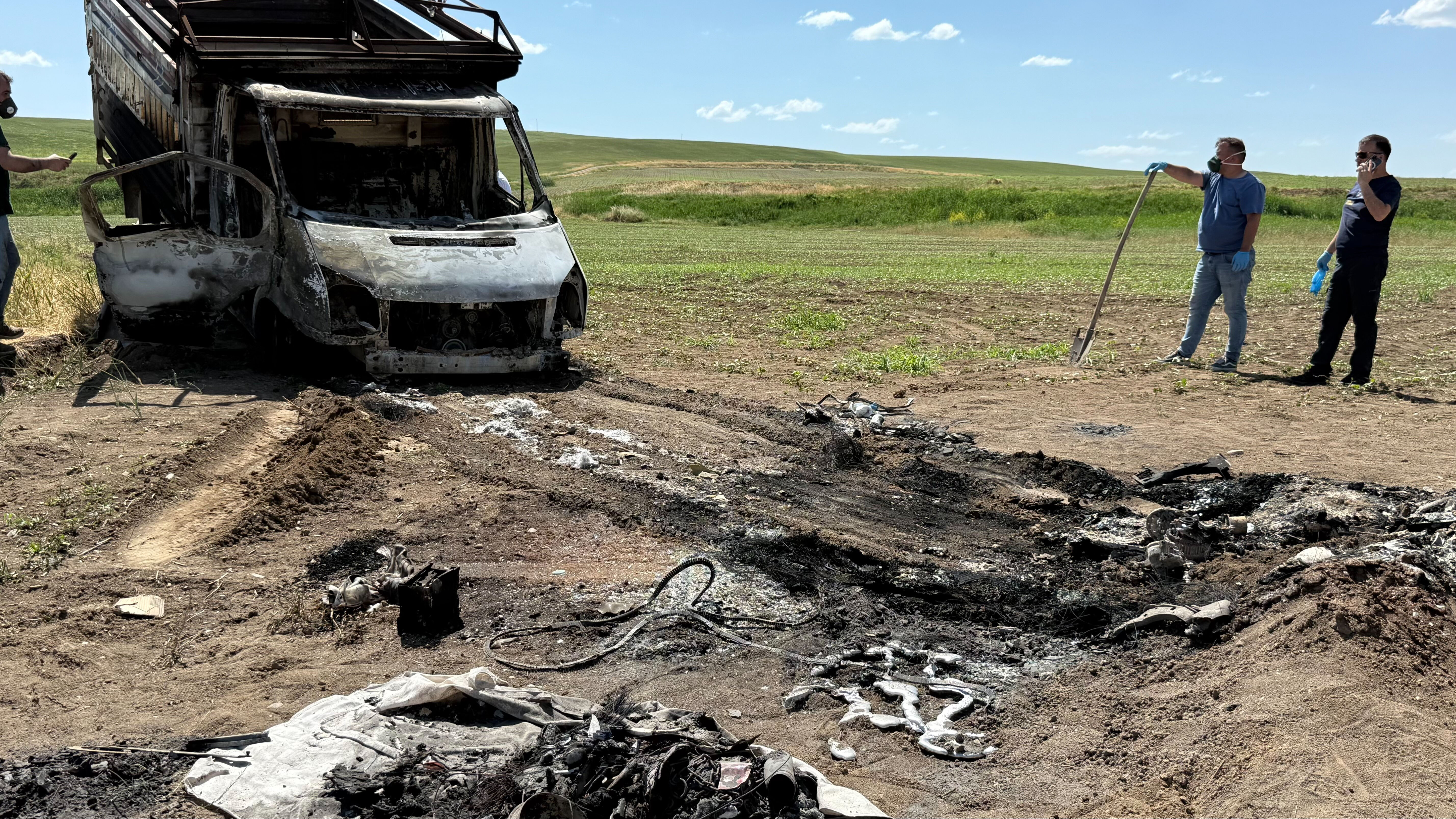 Baba ile 15 yaşındaki oğlu feci şekilde bulunmuştu: Çifte cinayette 3 tutuklama! - 3. Resim