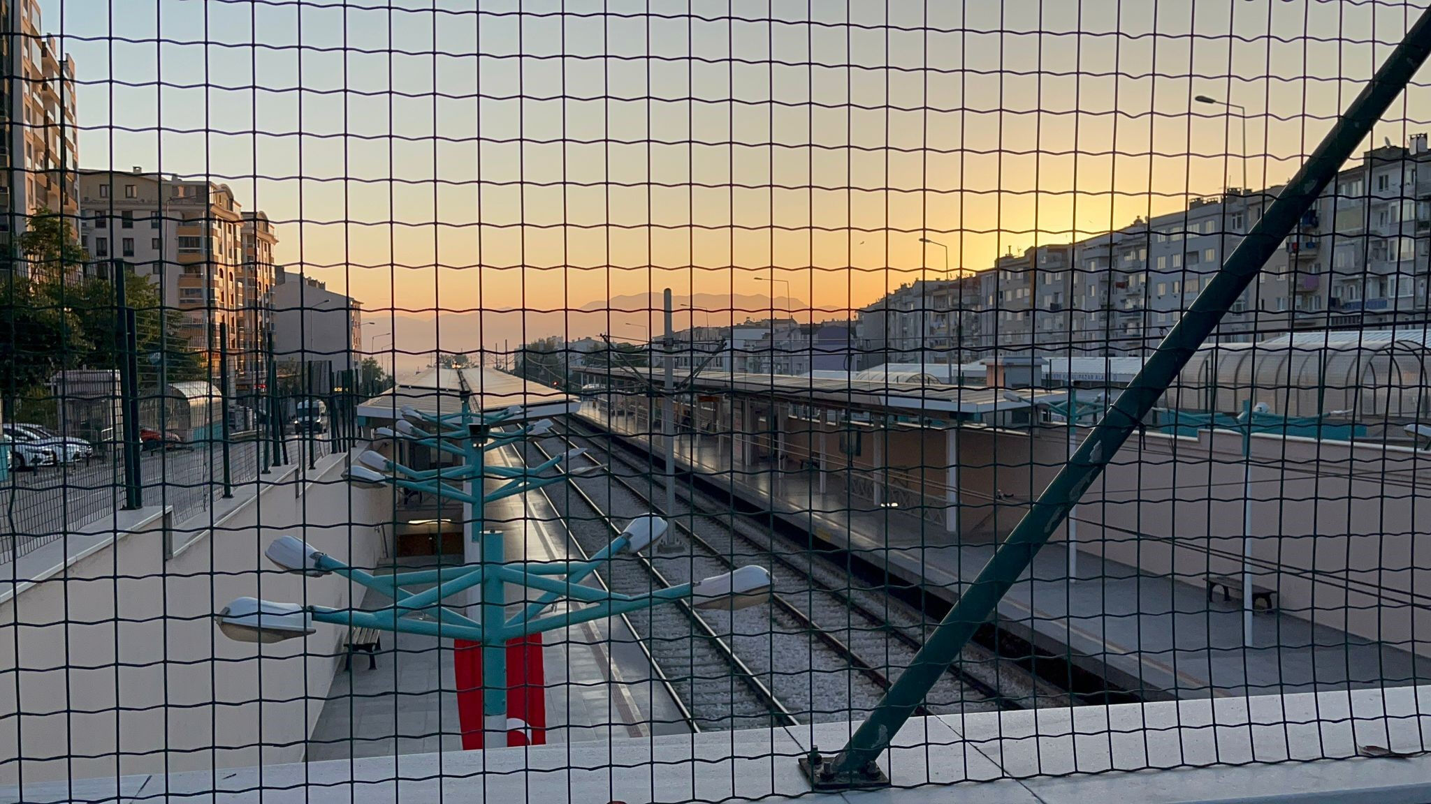 Belediye ile BURULAŞ anlaşamadı, trafik kitlendi: Toplu taşıma durdu, şehri stajyerler taşıyor - 2. Resim