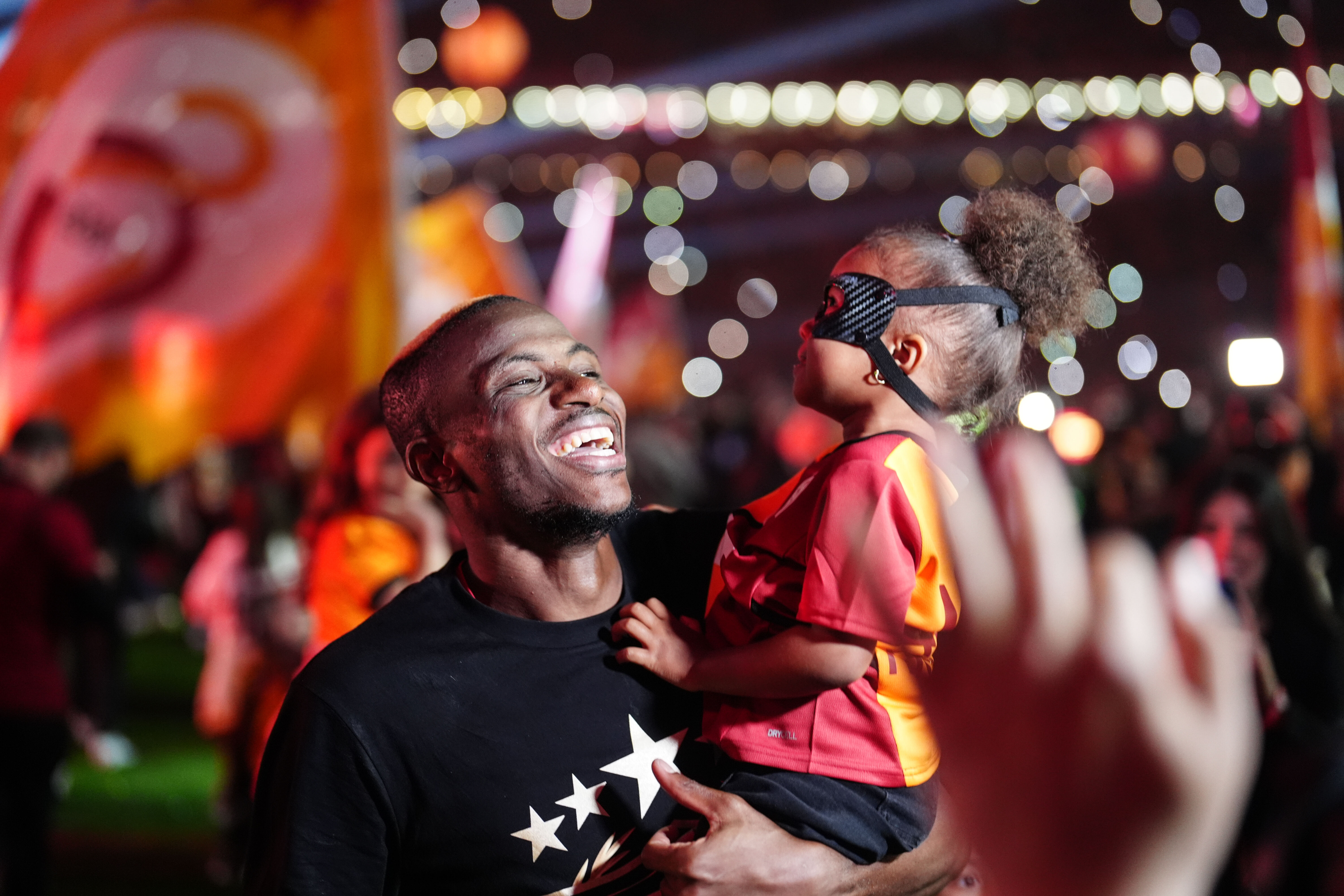 Çifte zaferin baş mimarı! Galatasaray'ın hocası Okan Buruk rekorları paramparça etti - 3. Resim