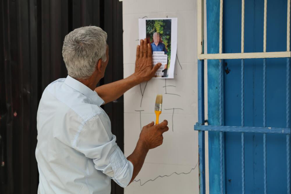 Fenomen ayrancı Yılancı Osman'a bir şok daha! Resimlerini asarak ifşa etti - 2. Resim