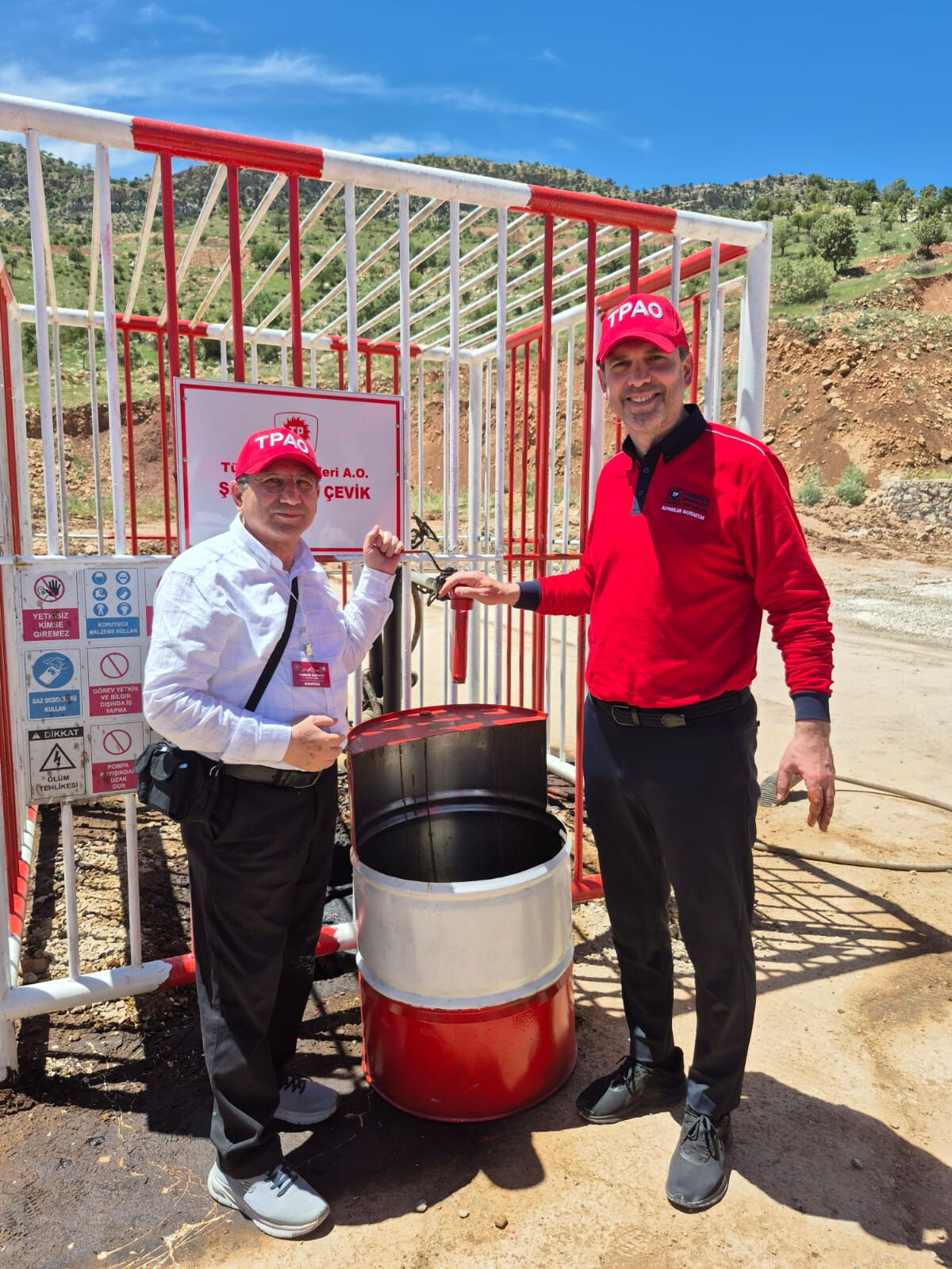 Gabar’da üretim 81 bin varile ulaştı! Gençler artık dağa petrol için çıkıyor Gabar’da üretim 81 bin varile ulaştı! Gençler artık dağa petrol için çıkıyor - 1. Resim