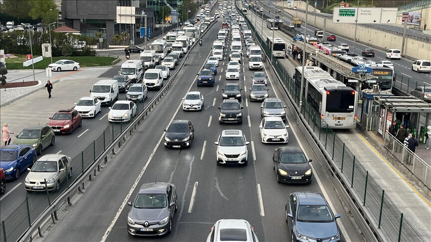 İstanbullu geçen yıl trafikte 105 saat kaybetti: Megakentte en çok kaza ne zaman oluyor? - 1. Resim