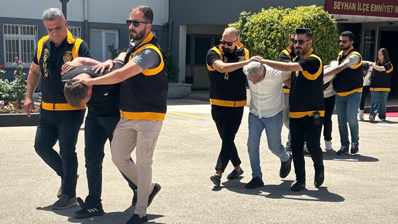 Kafeye kurşun yağdırmışlardı! Altından eski sevgili intikamı çıktı Kafeye kurşun yağdırmışlardı! Altından eski sevgili intikamı çıktı