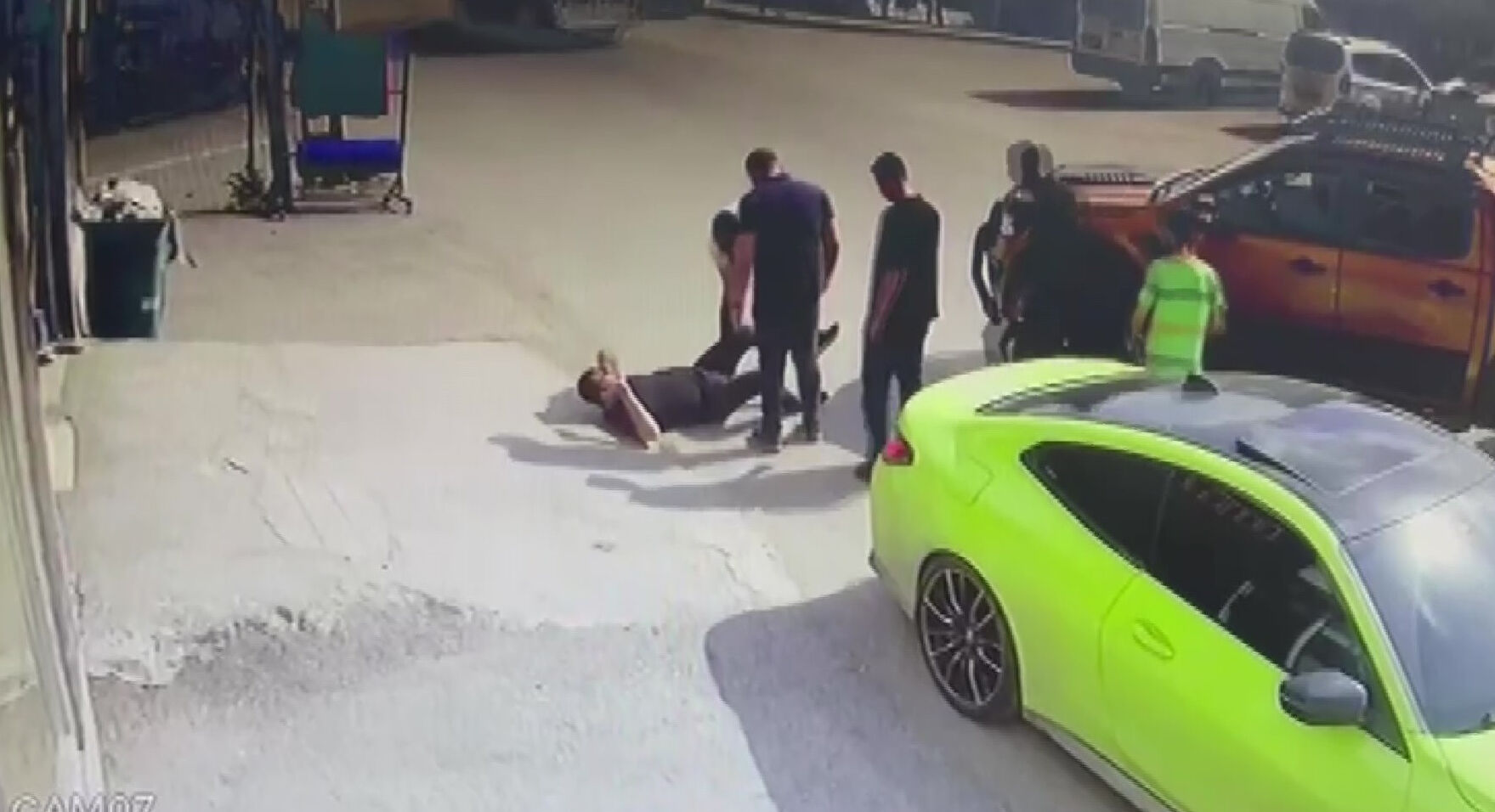 Şaka yapacaktı, arkadaşını canından ediyordu! Saniyeler içinde dehşeti yaşadı - 1. Resim