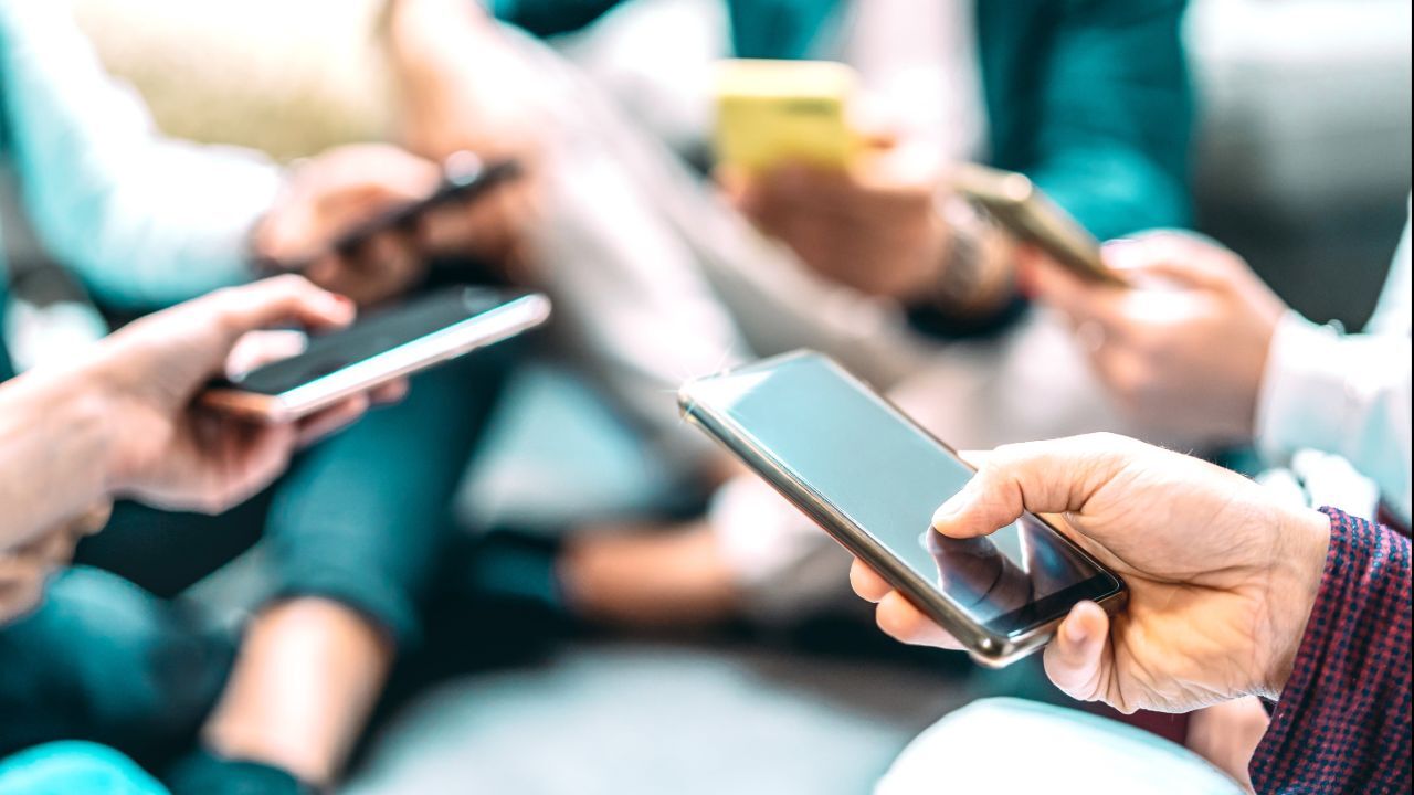 Telefonunuzdaki bu noktalar ne anlama geliyor? Dikkat gizliliğiniz tehlikede olabilir! Telefonunuzdaki bu noktalar ne anlama geliyor? Dikkat gizliliğiniz tehlikede olabilir!