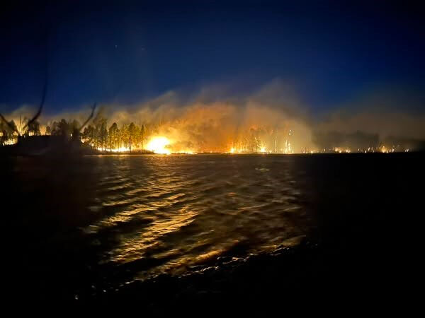 Yangın süper gücü çaresiz bıraktı! Alevler 1 haftadır söndürülemiyor, binlerce dönümlük alan kül oldu - 1. Resim