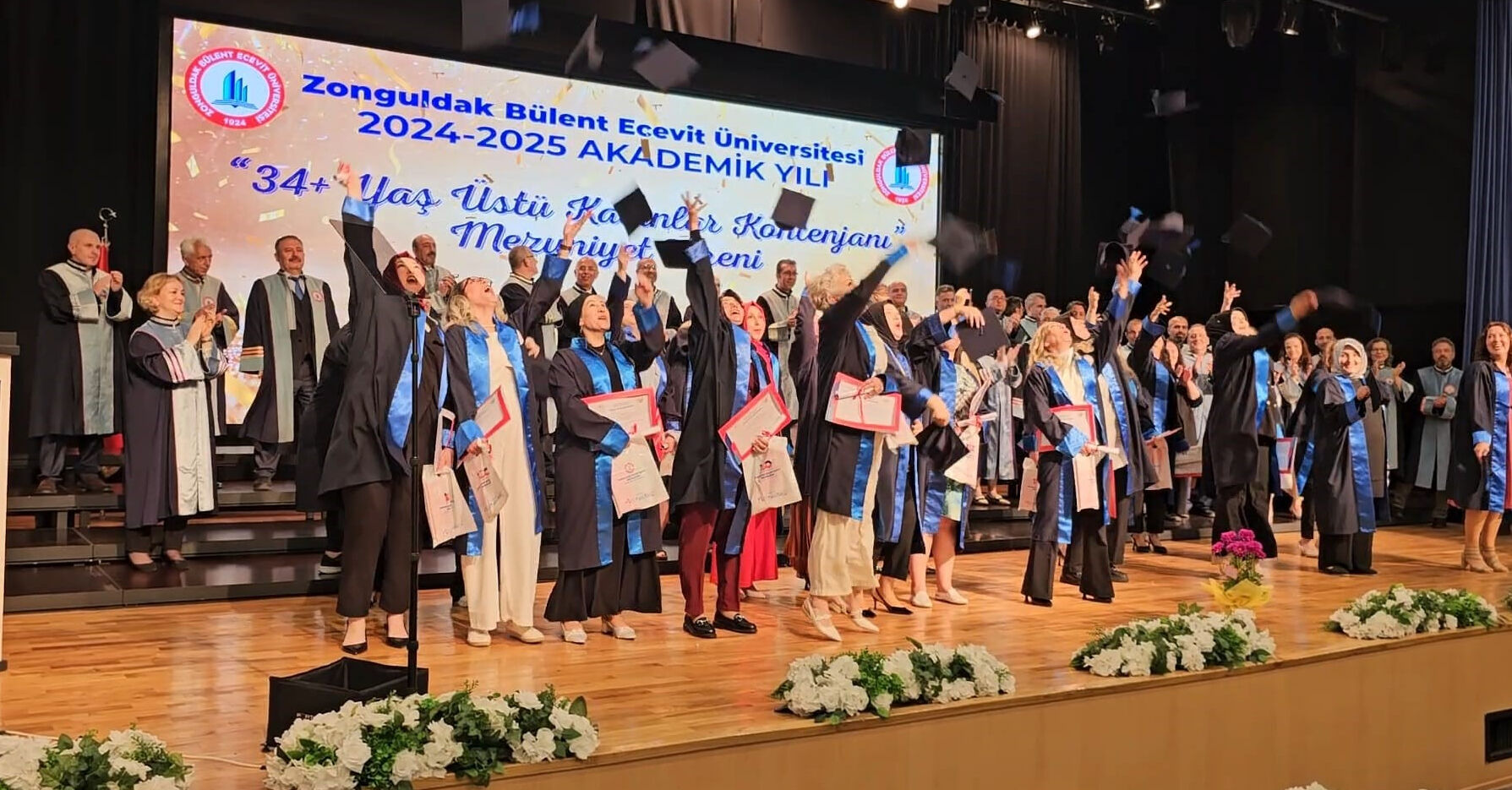 Başörtüsü yasağı yüzünden yarım kalan hayali, yıllar sonra gerçeğe dönüştü - 1. Resim