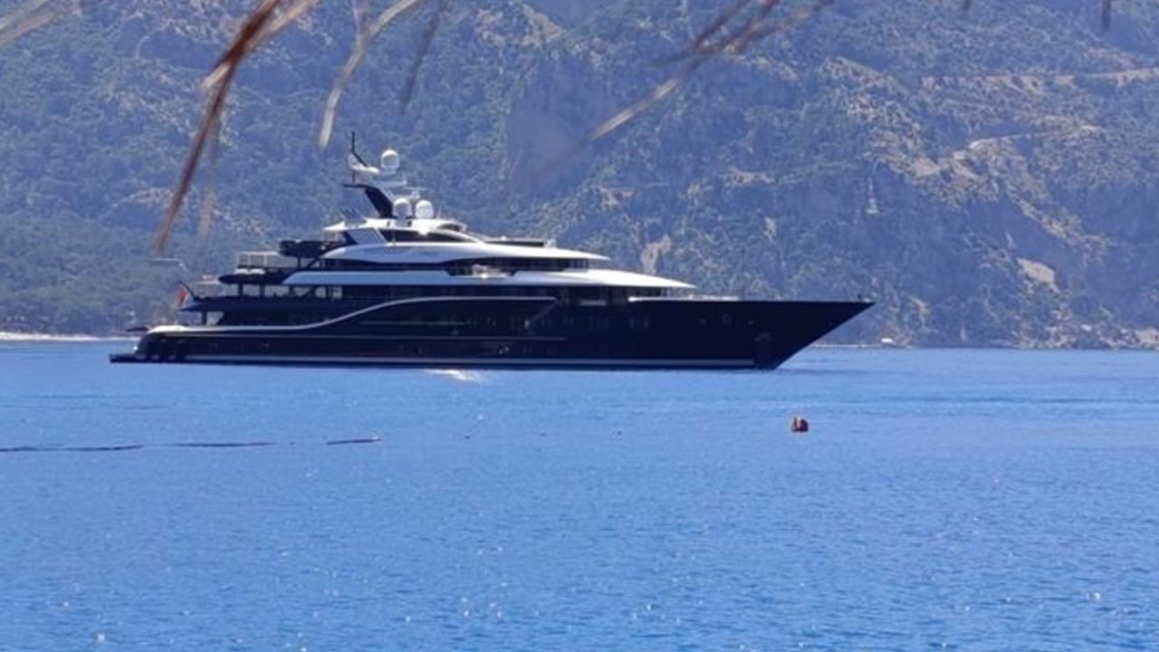 Bir haftalık kirası 1 milyon 150 bin euro! Masaj odası bile var... Fethiye'ye demir attı Bir haftalık kirası 1 milyon 150 bin euro! Masaj odası bile var... Fethiye'ye demir attı