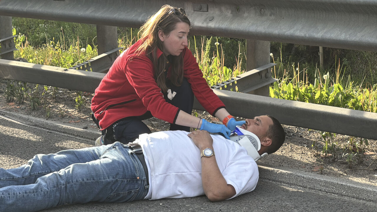 Bolu'da otomobil kamyona çarptı: 2 kişi yaralandı - 1. Resim