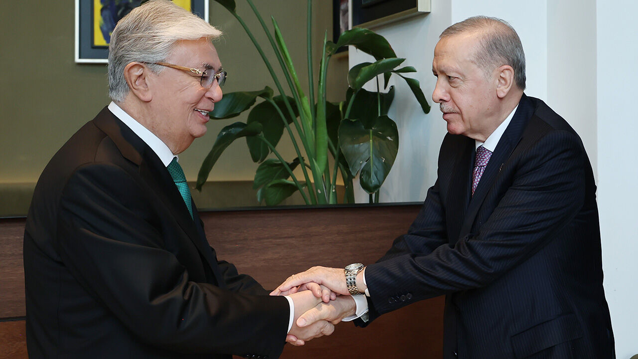 Cumhurbaşkanı Erdoğan'dan Macaristan'da KKTC mesajı! Kazakistan Tokayev-Cumhurbaşkanı Erdoğan