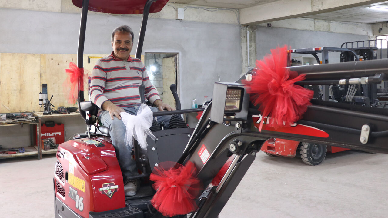 Gaziantepli işverenden Suriye'ye d&ouml;nmeye karar veren iş&ccedil;iye anlamlı hediye - 1. Resim